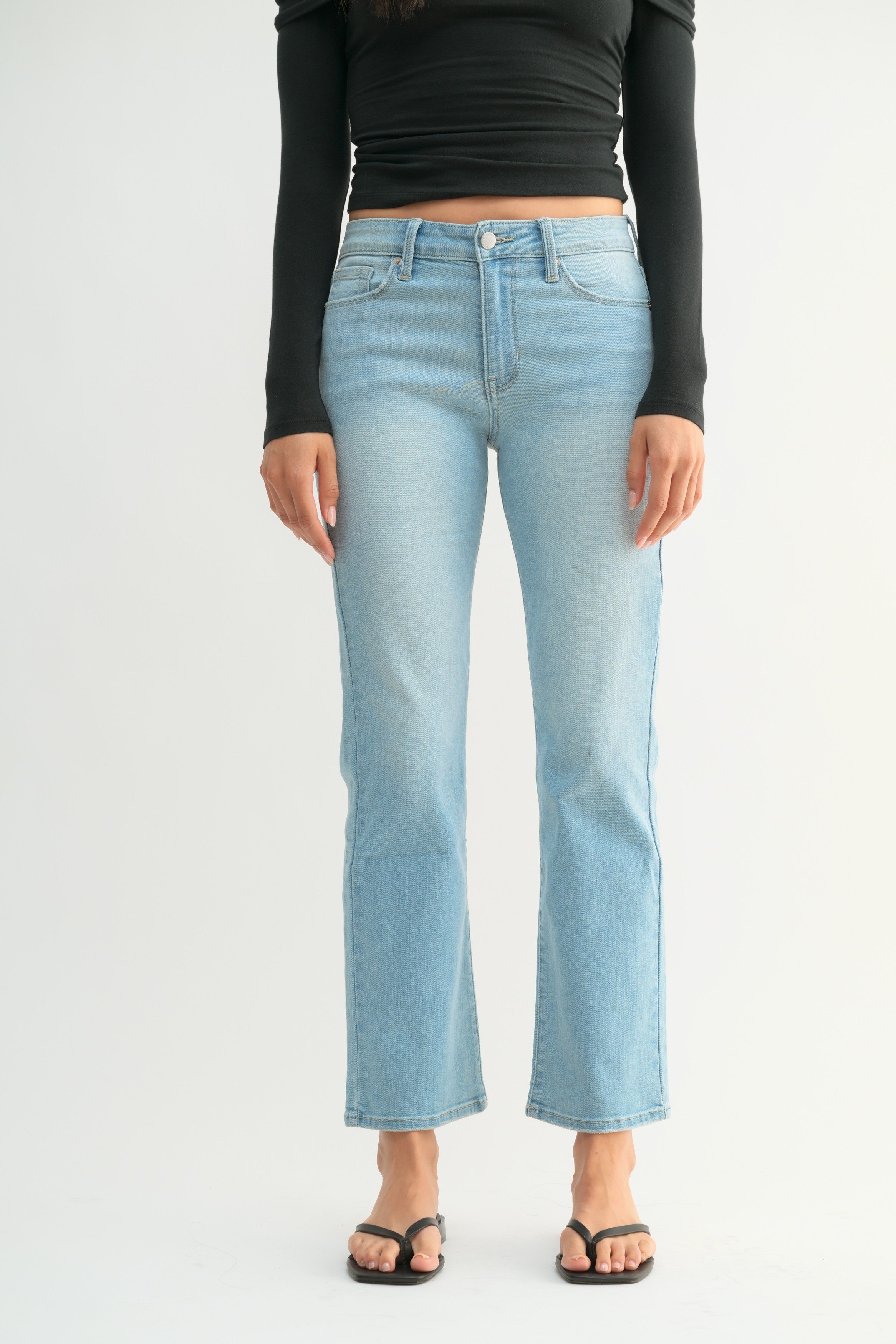 Just USA | Mid Rise Straight Jean in Light Denim