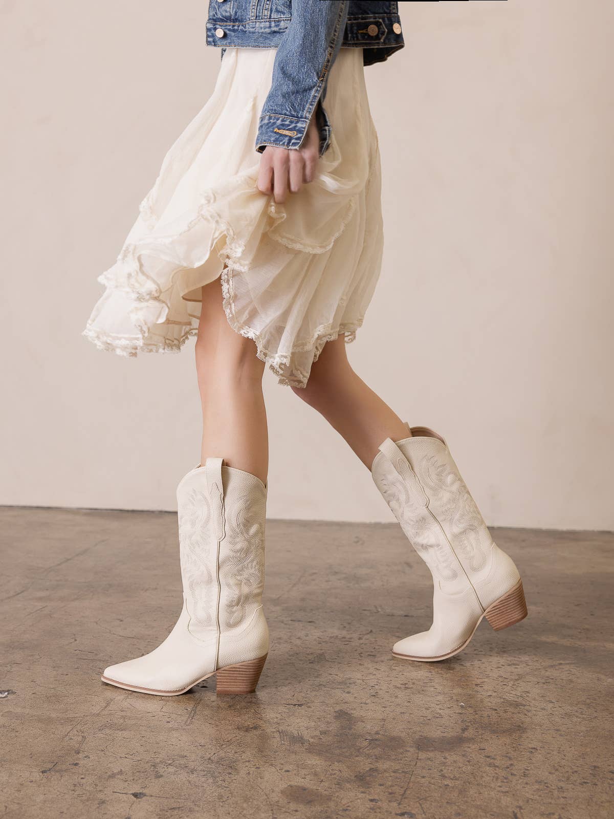 The Amaya Ivory Classic Western Boot