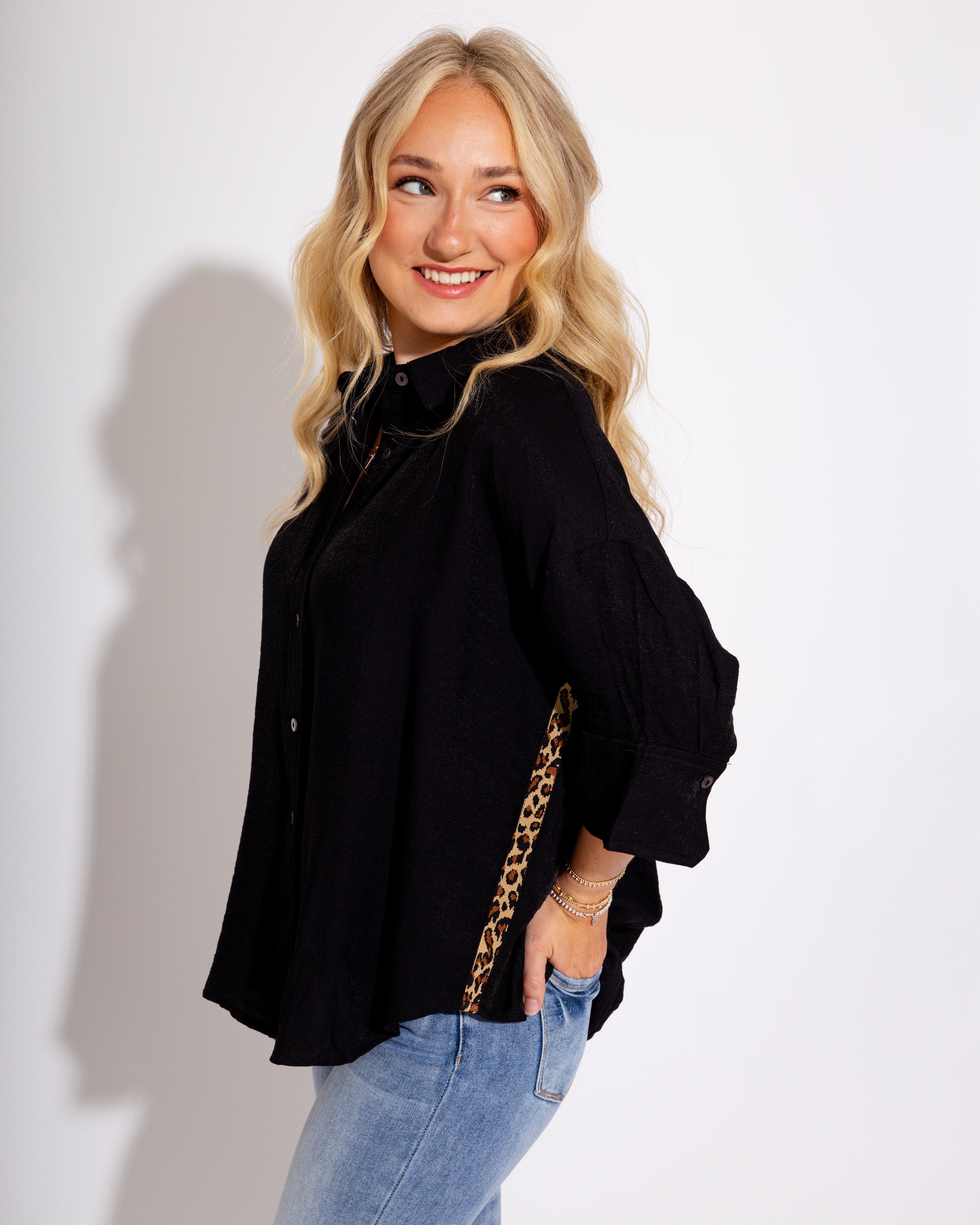 Wild Contrast Trim Top in Black