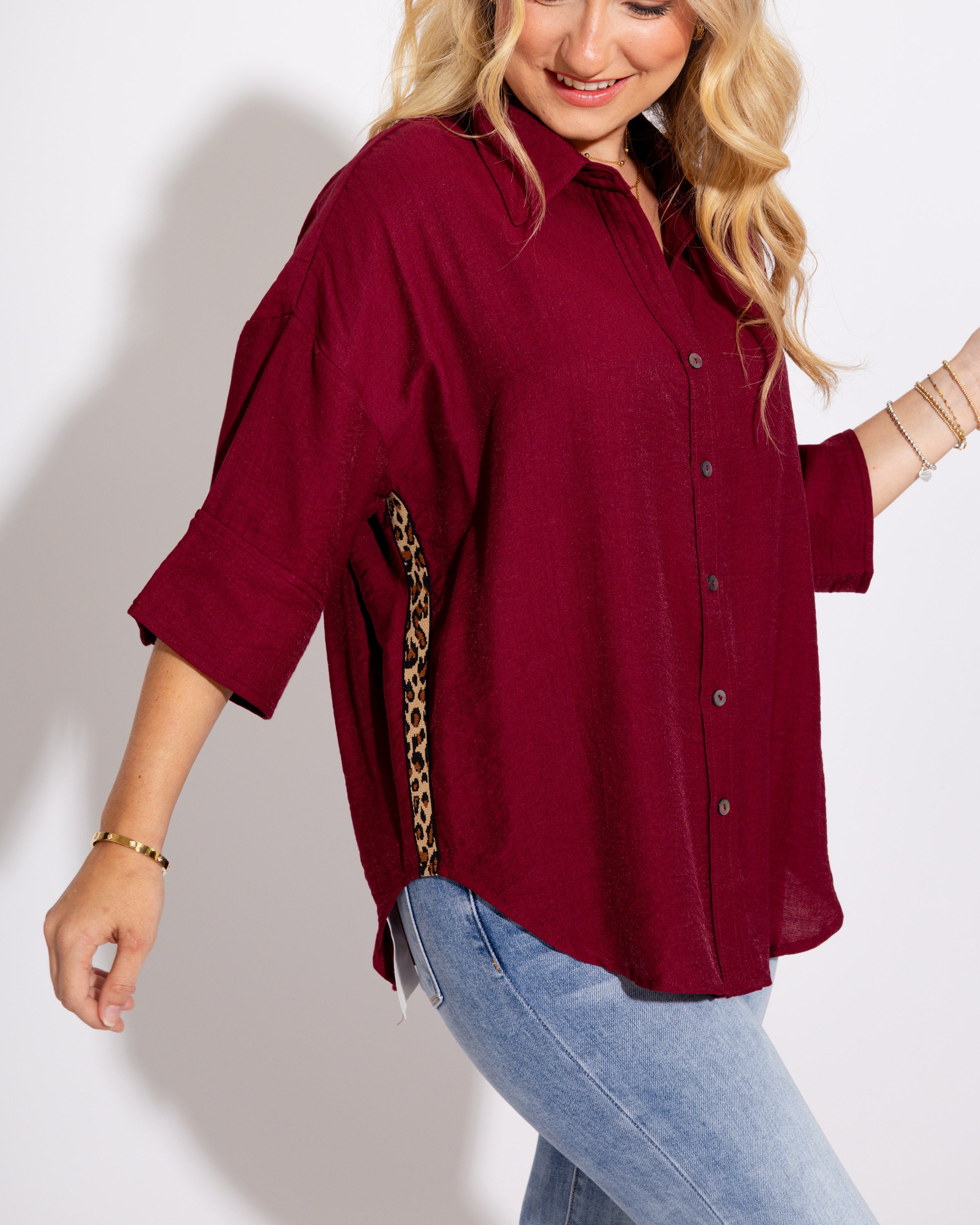 Wild Contrast Trim Top in Wine