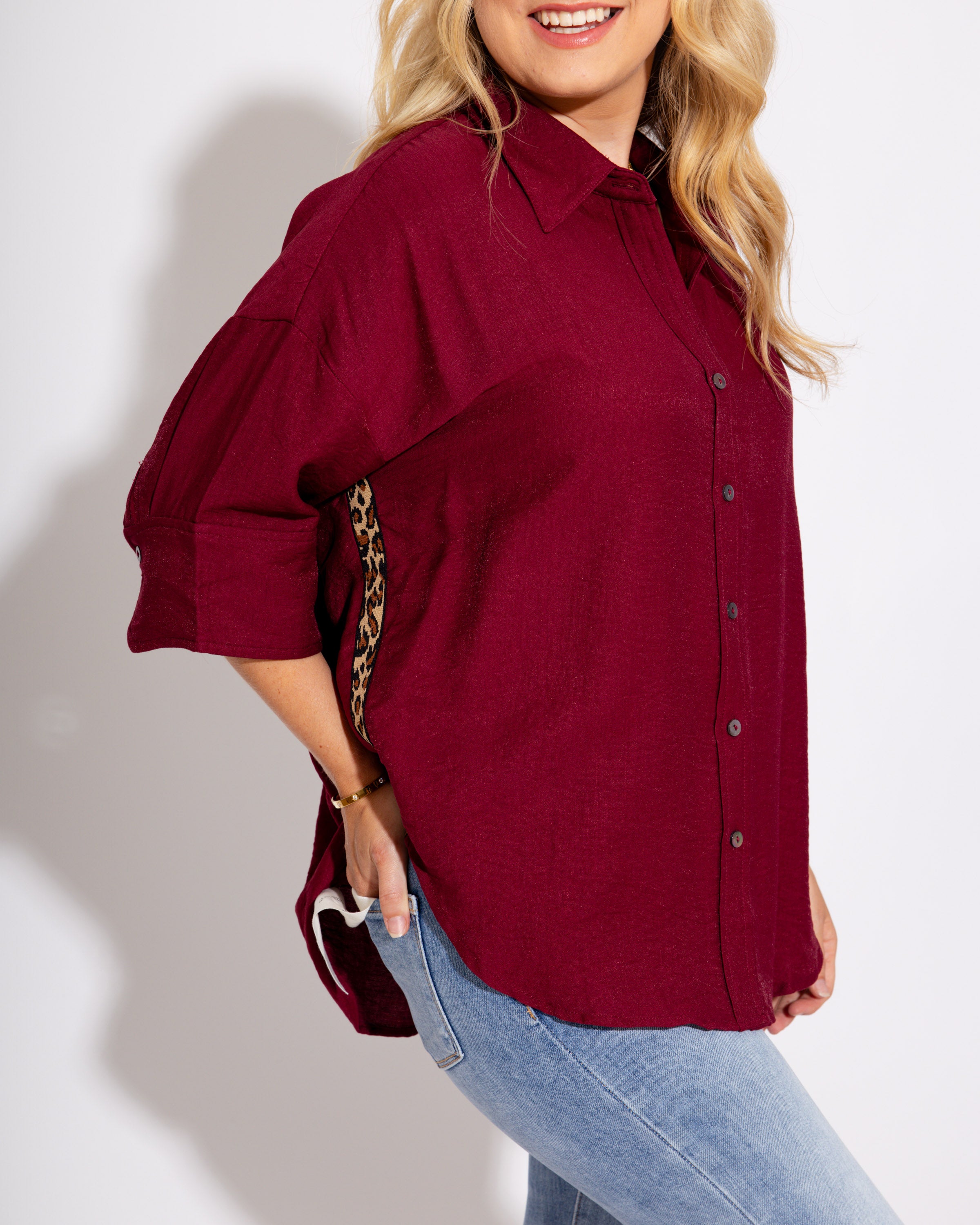 Wild Contrast Trim Top in Wine