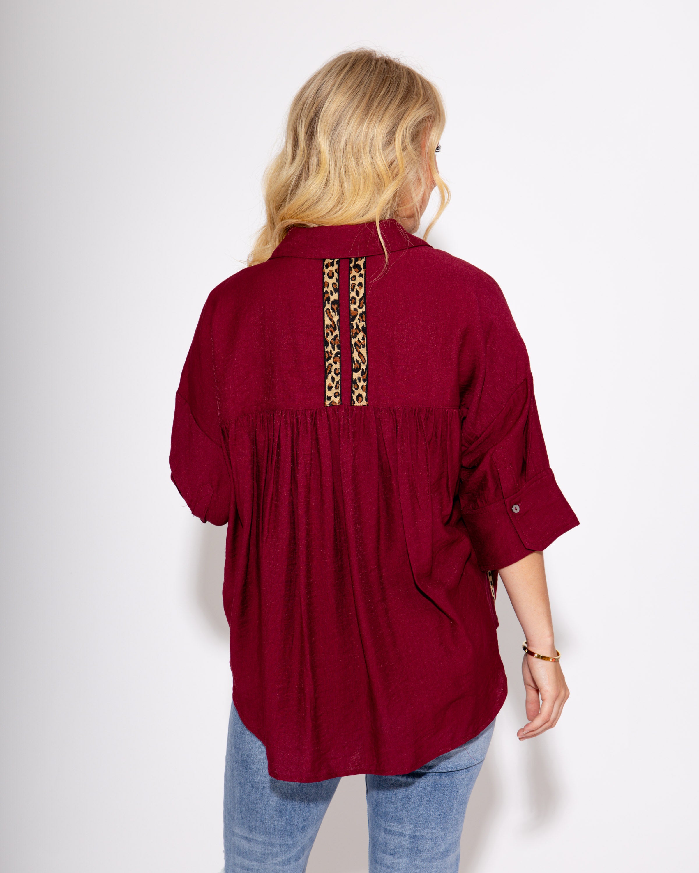 Wild Contrast Trim Top in Wine
