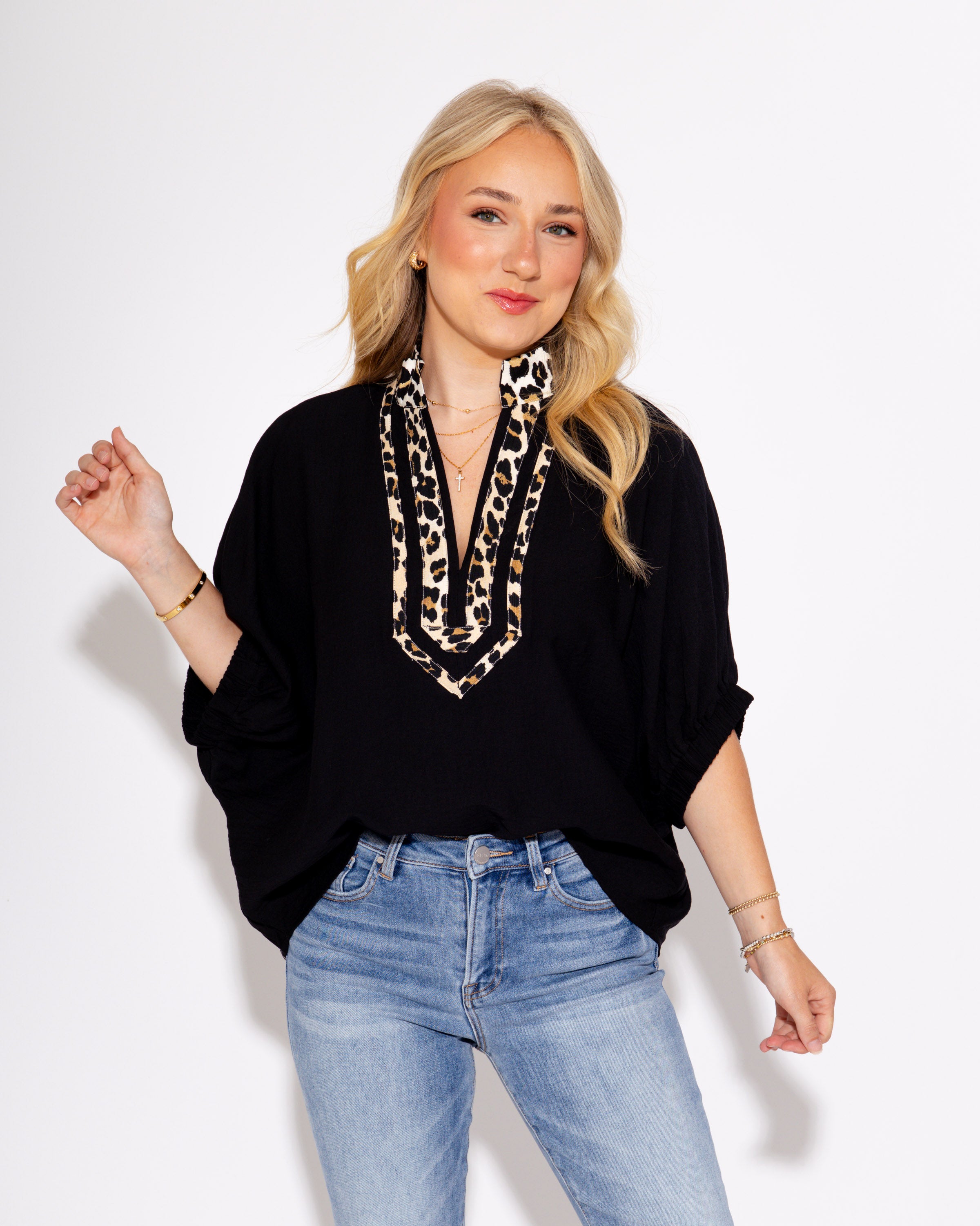 The Roar Line Top in Black