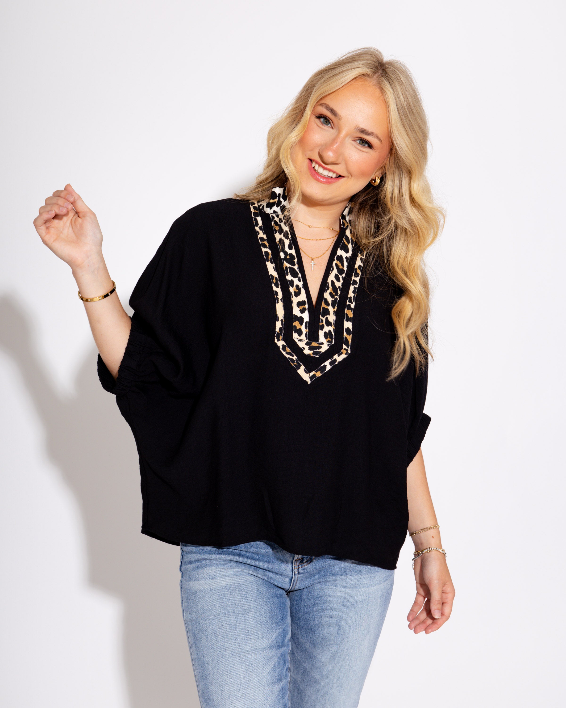 The Roar Line Top in Black