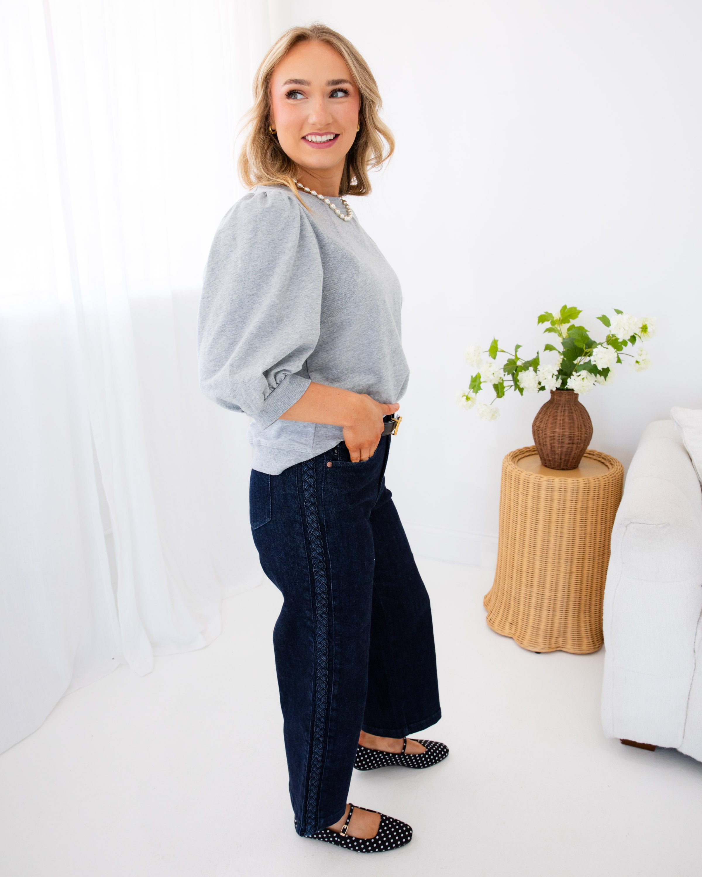 Relaxed Puff Sleeve Pullover Top in Grey