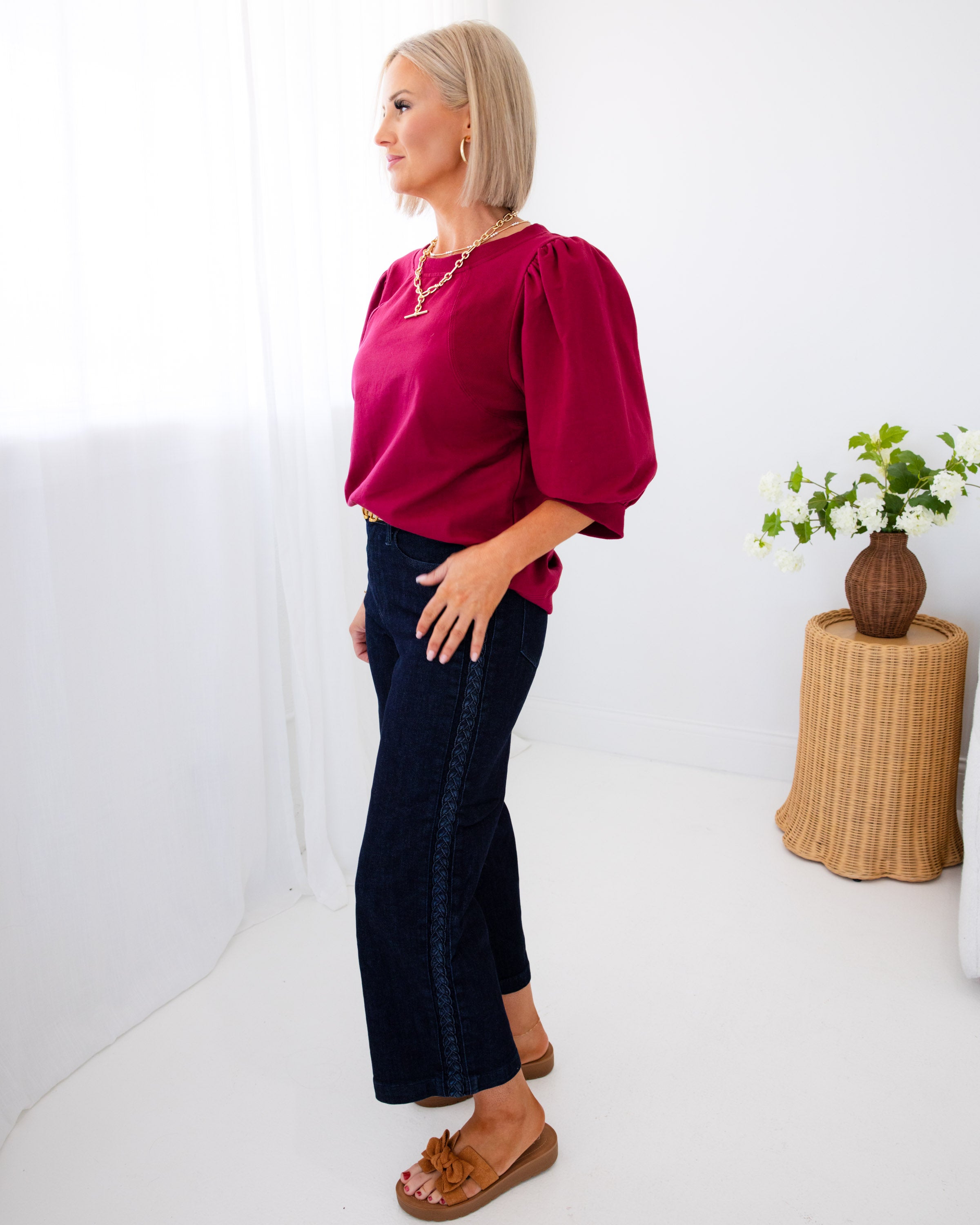 Relaxed Puff Sleeve Pullover Top in Wine