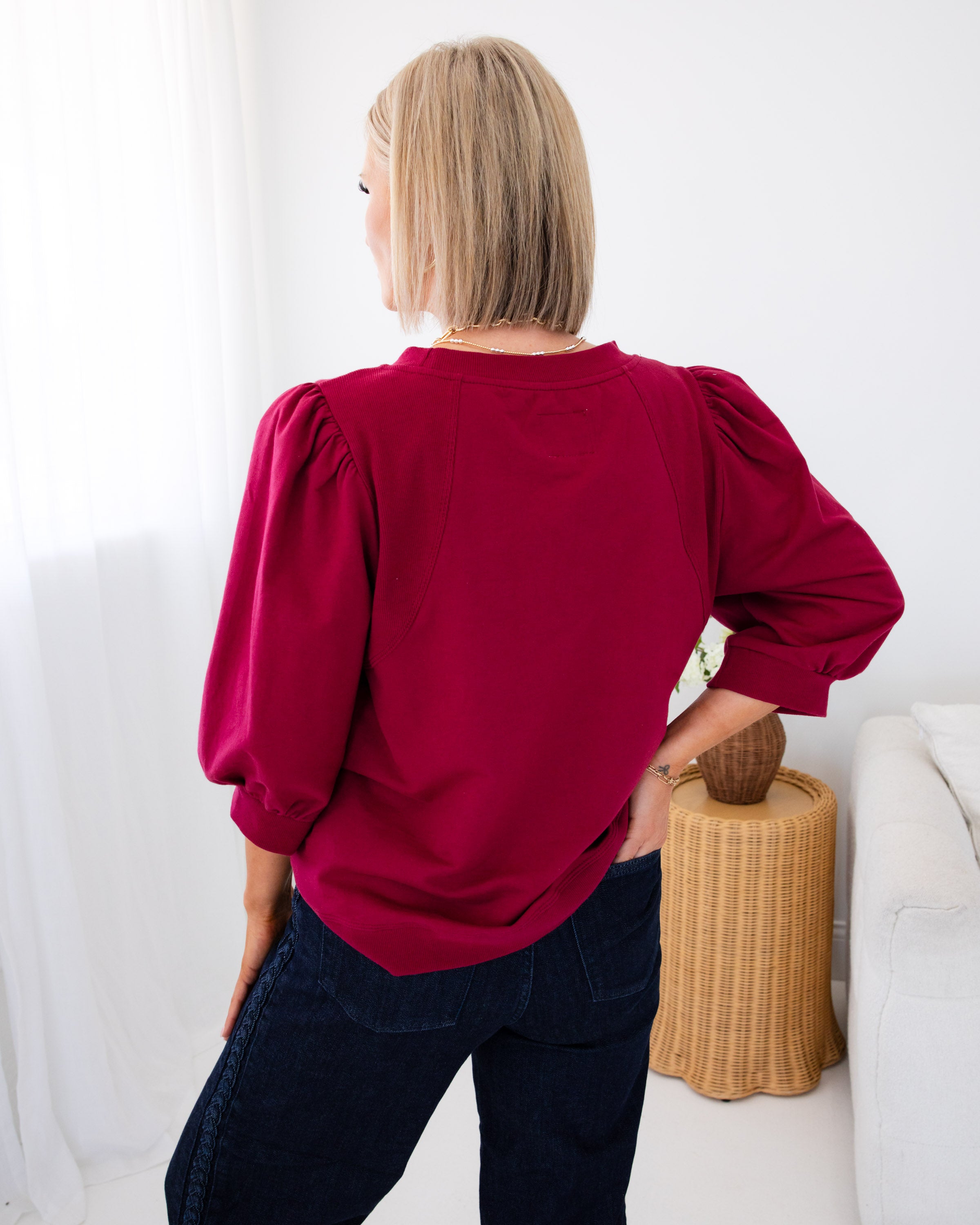 Relaxed Puff Sleeve Pullover Top in Wine