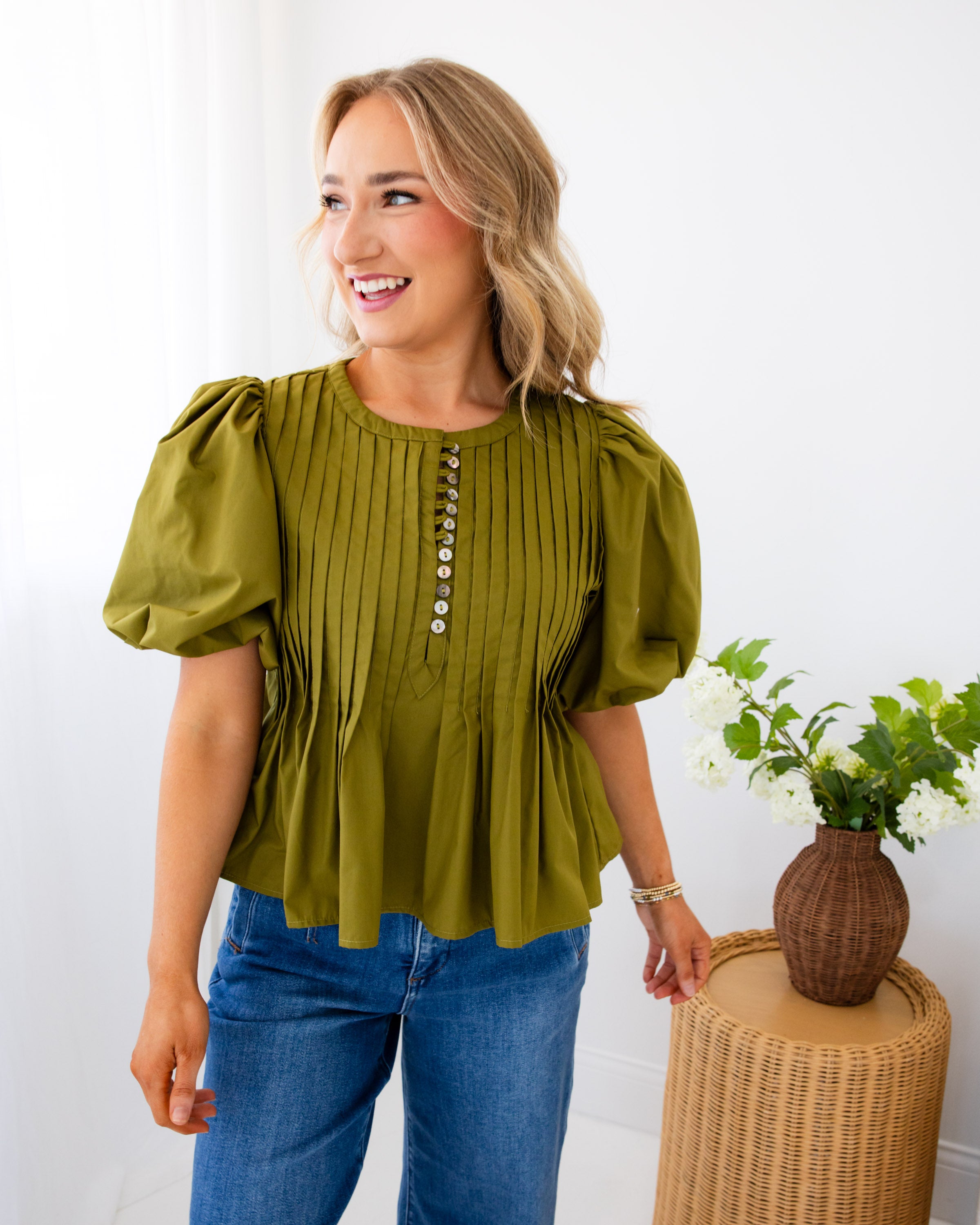 Puff Sleeve Pintuck Top in Olive