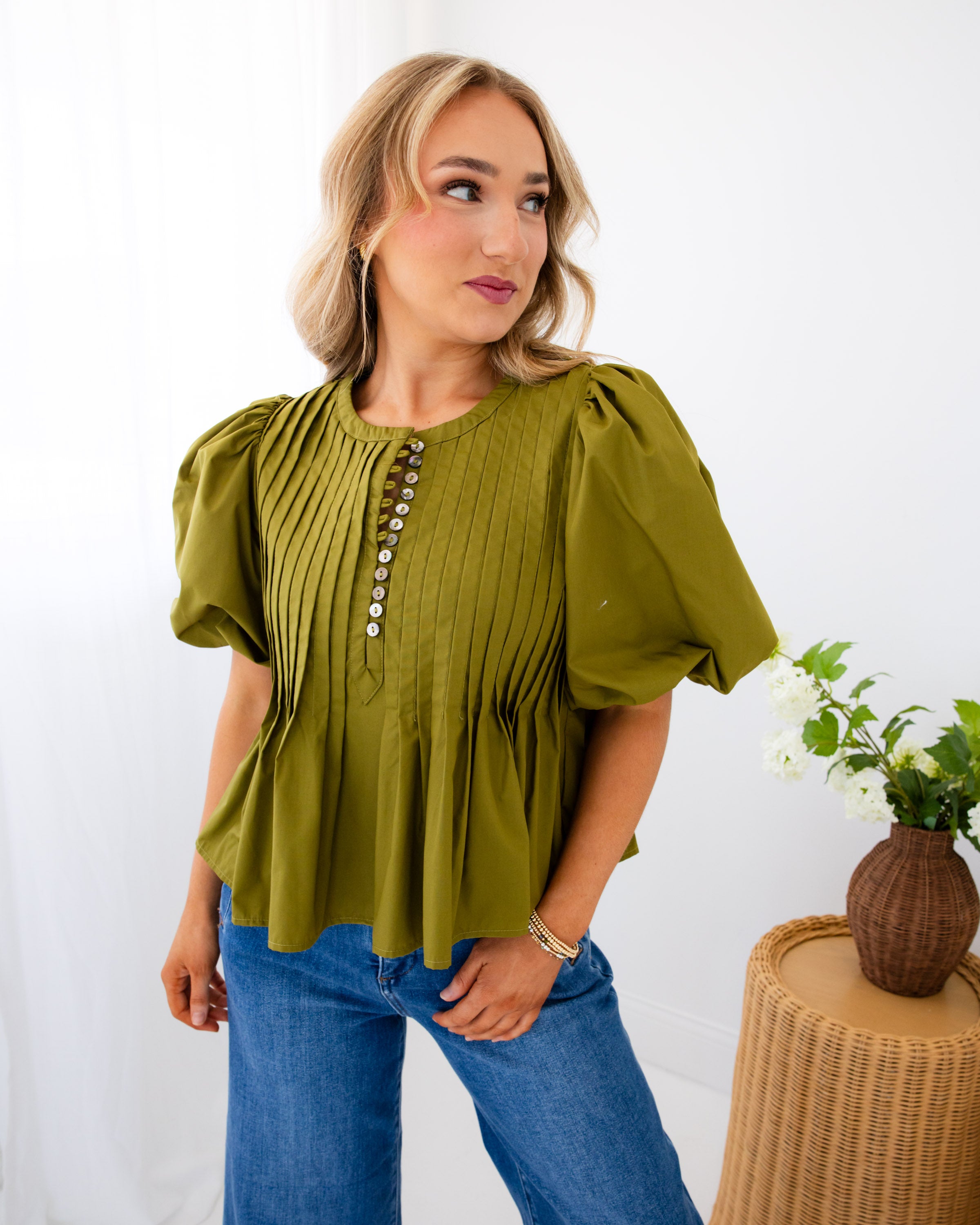 Puff Sleeve Pintuck Top in Olive