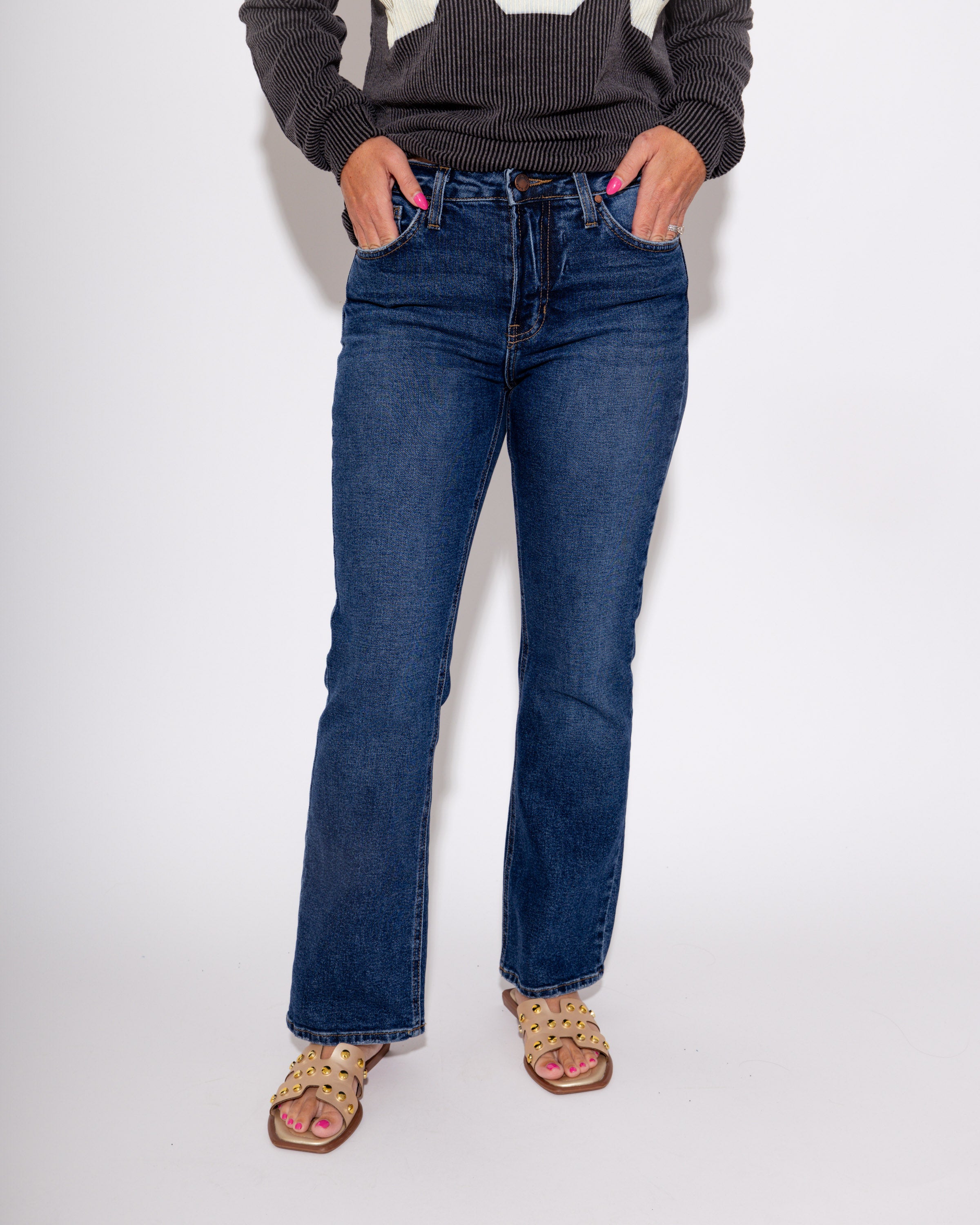 Slim Cropped Bootcut Jeans in Dark