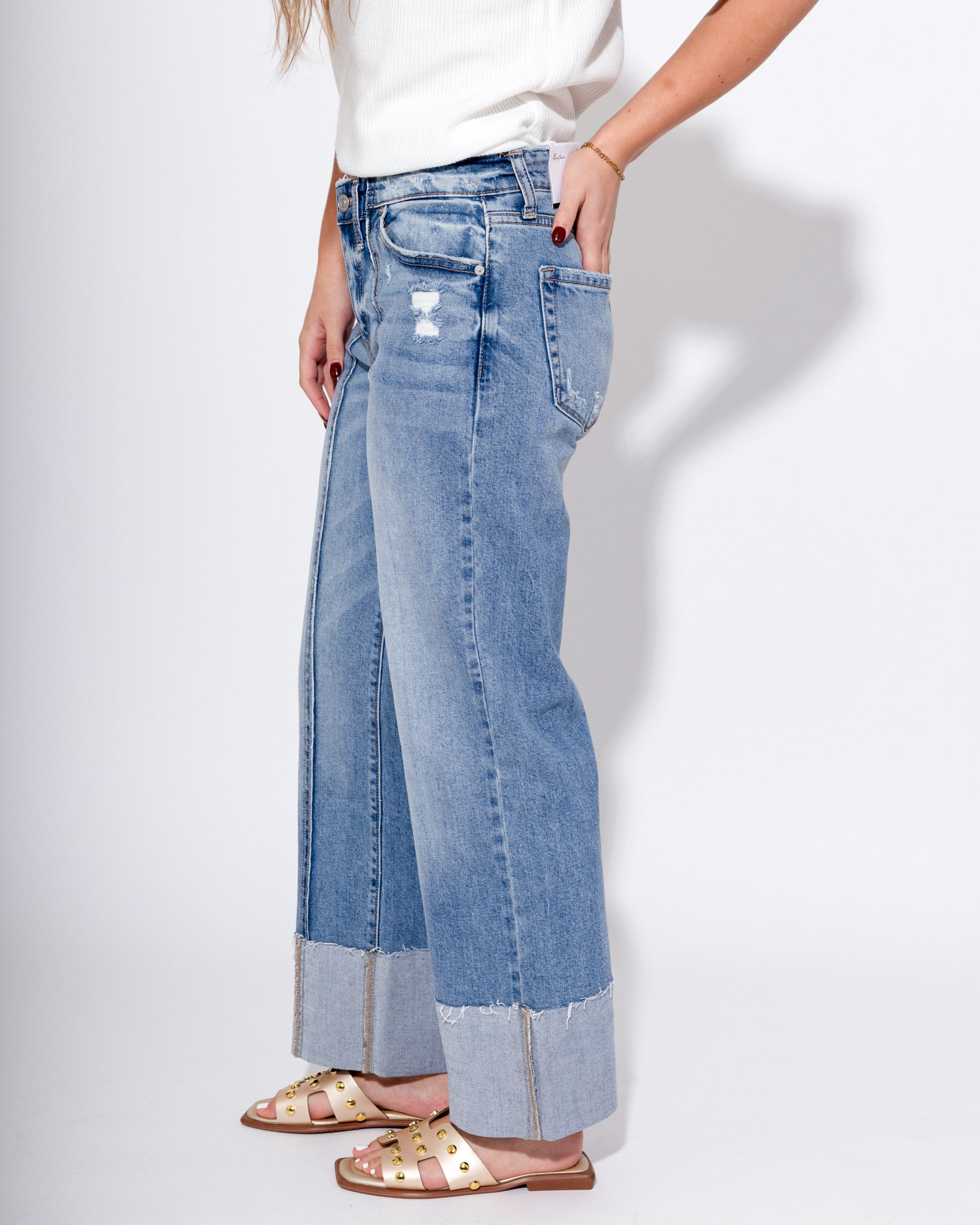 Mid Rise Cropped Wide Leg Jean