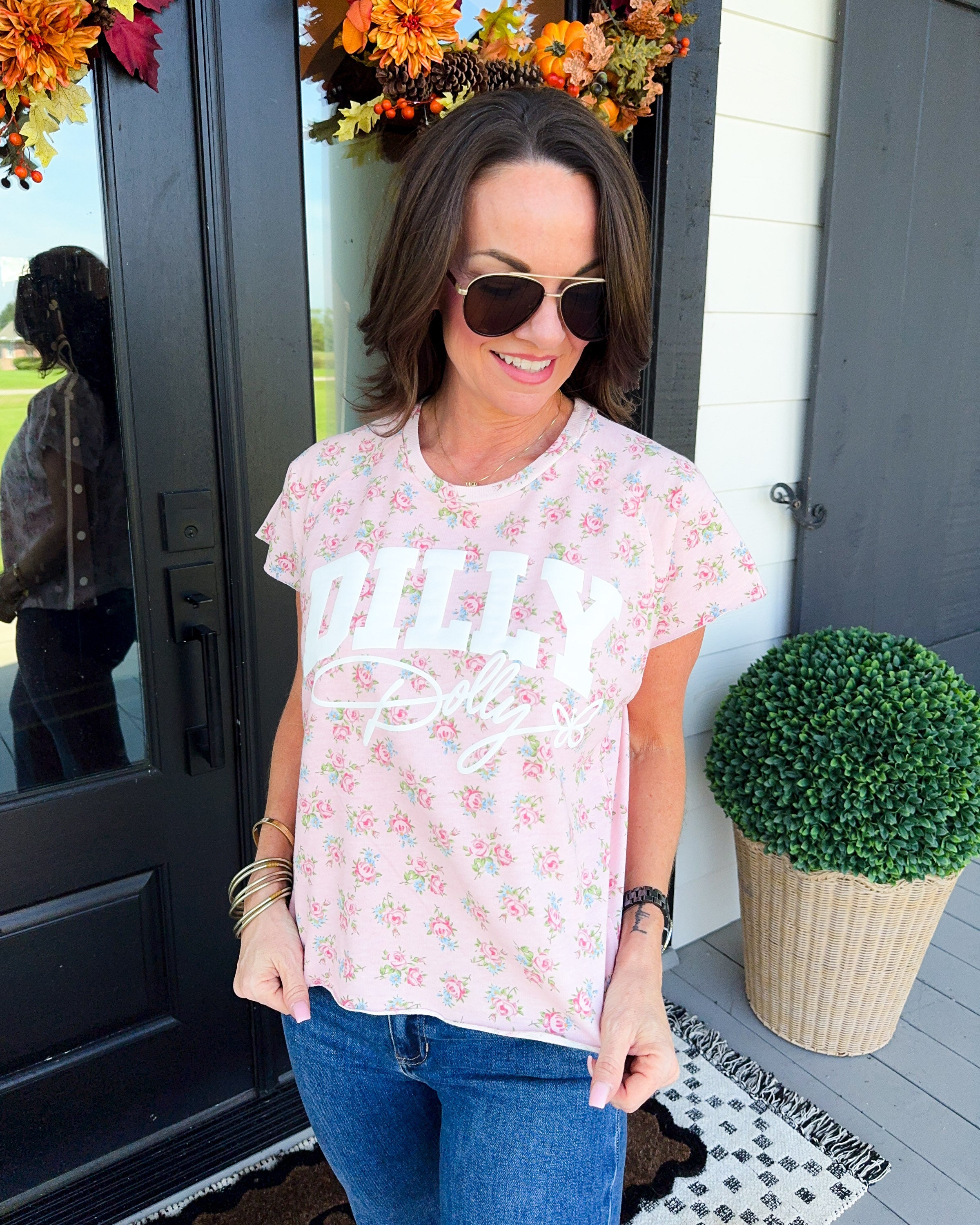 Dilly Dolly Tee