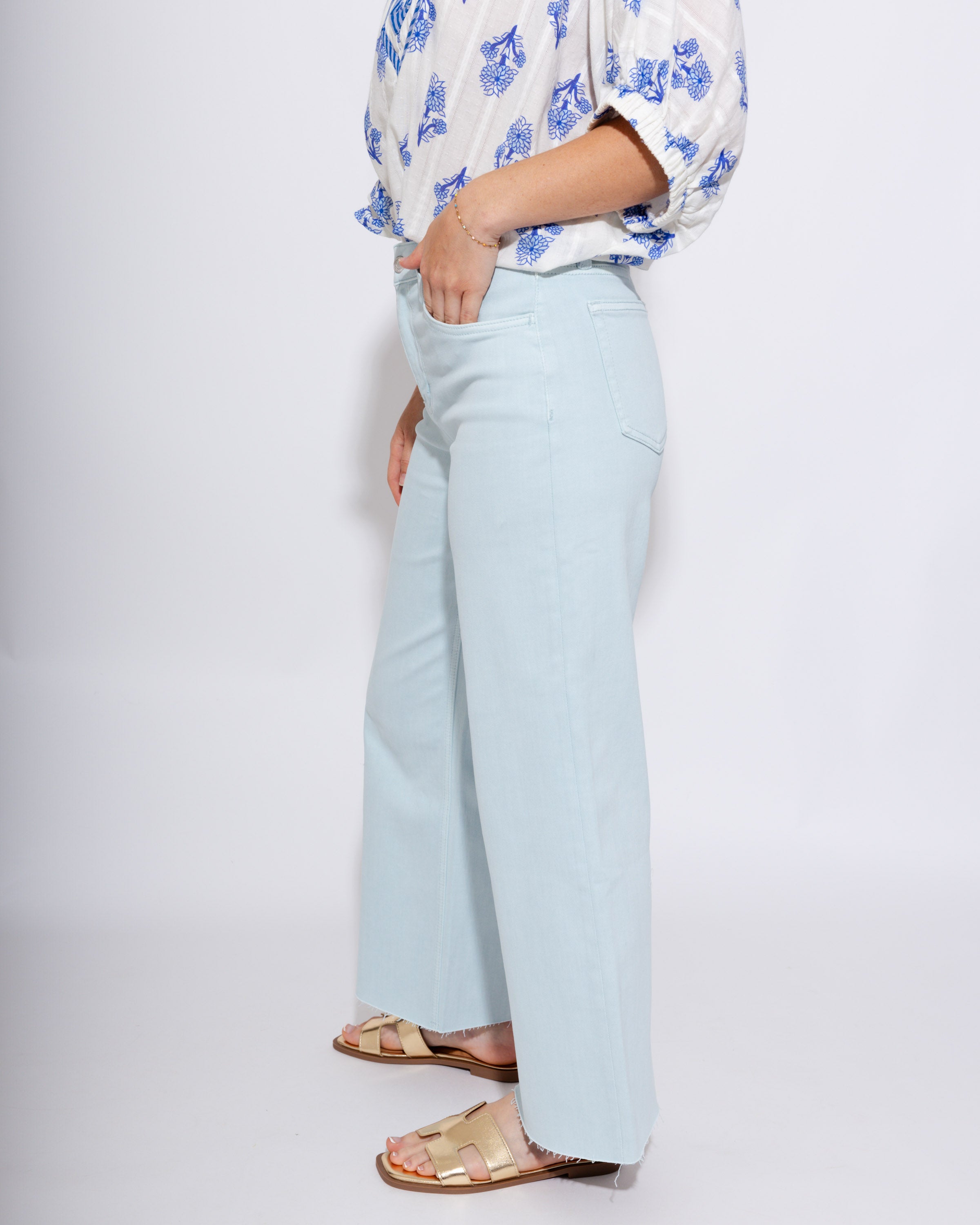 Vervet | High Rise Crop Wide Leg Jeans in Winter Sky