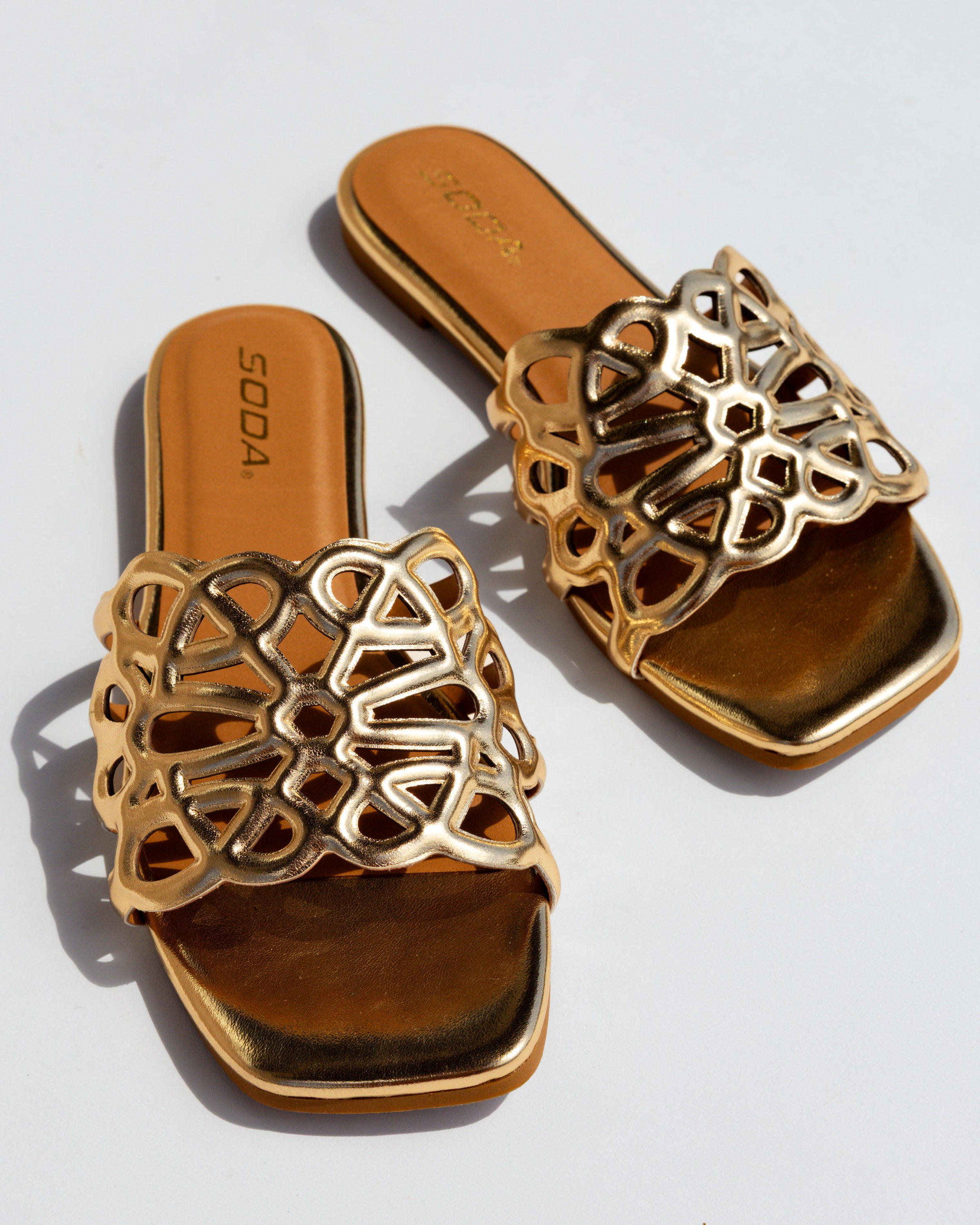 Sunlit Stroll Slides in Gold
