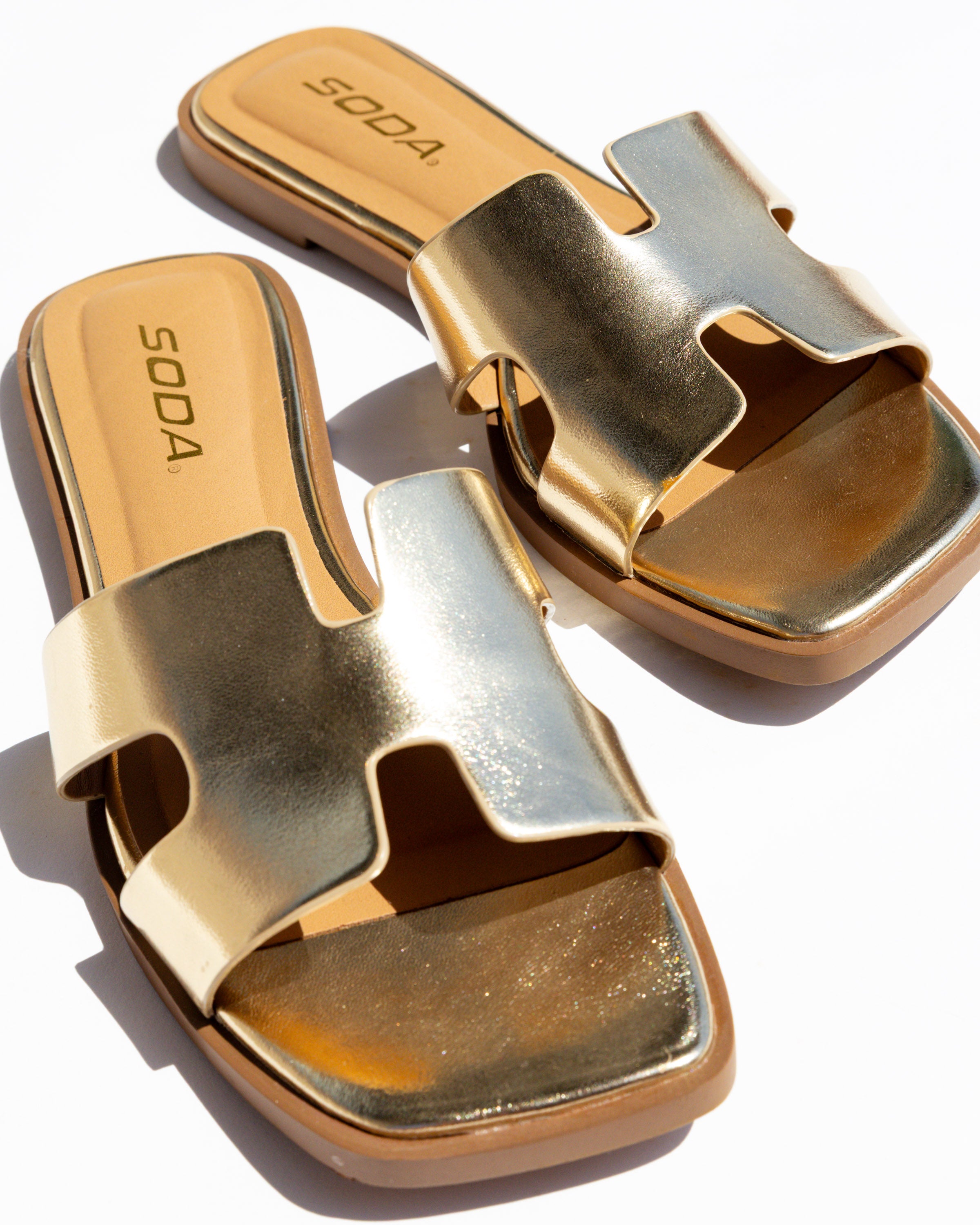 The Signature Slide in Gold