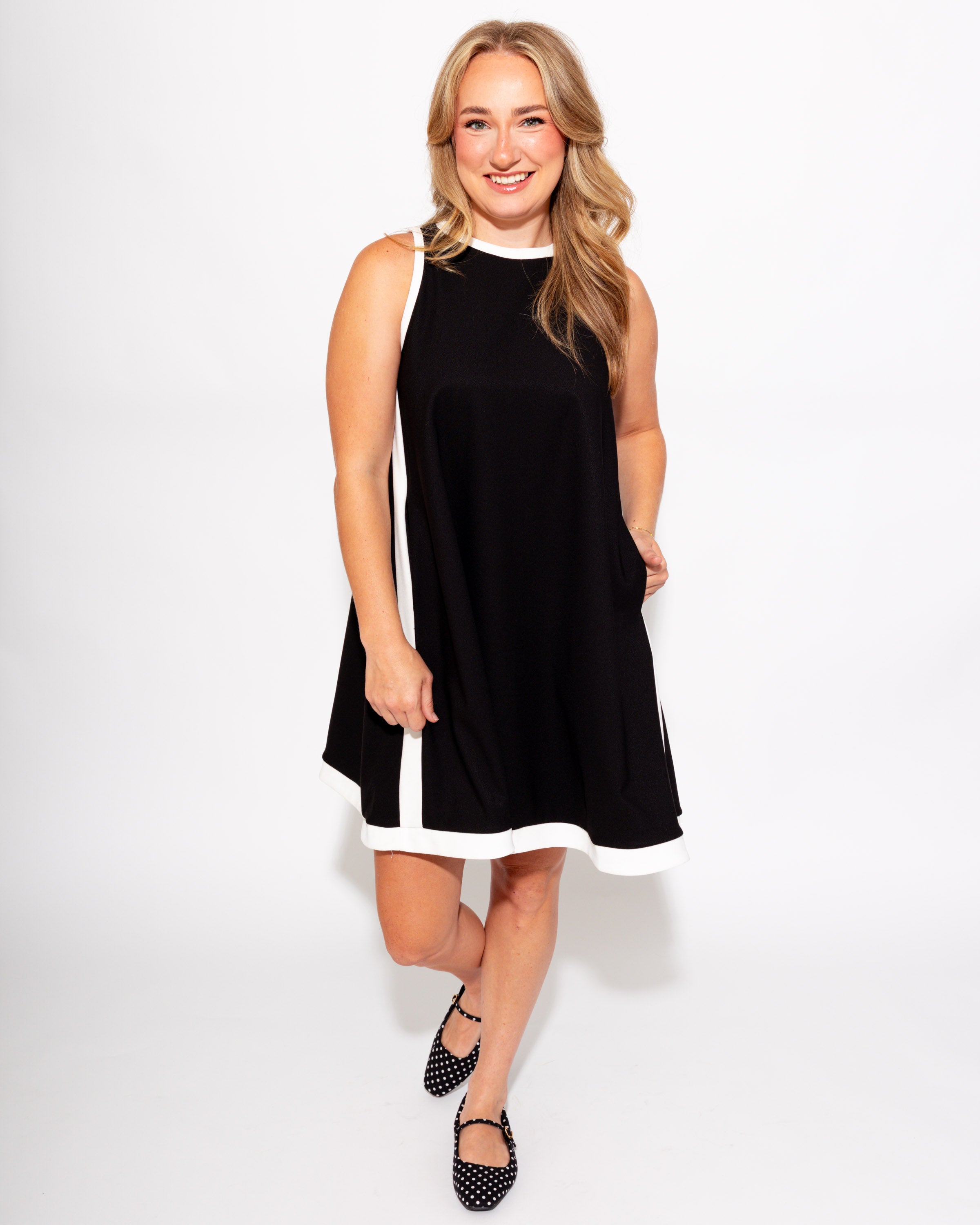Easy Breezy Contrast Mini in Black