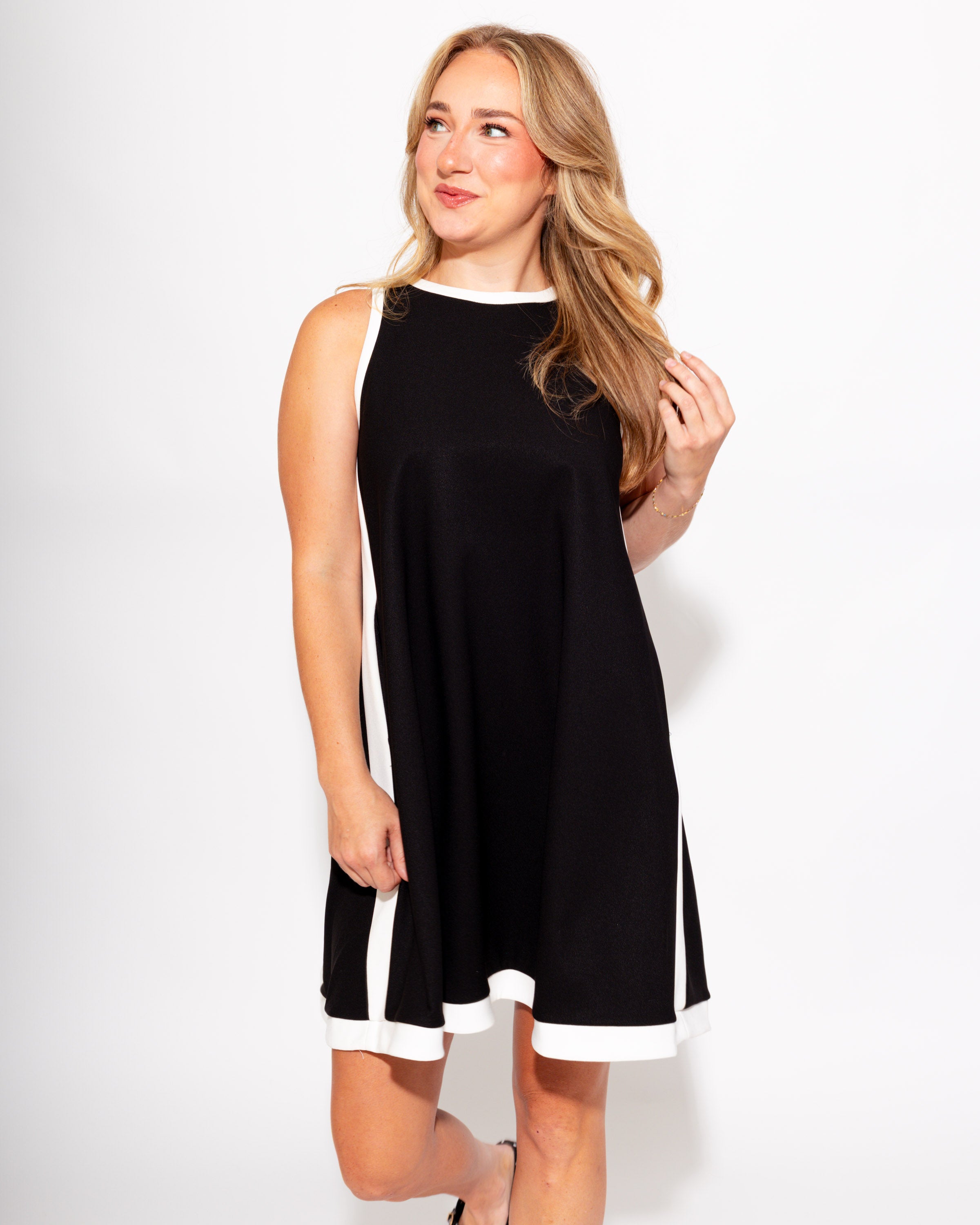Easy Breezy Contrast Mini in Black