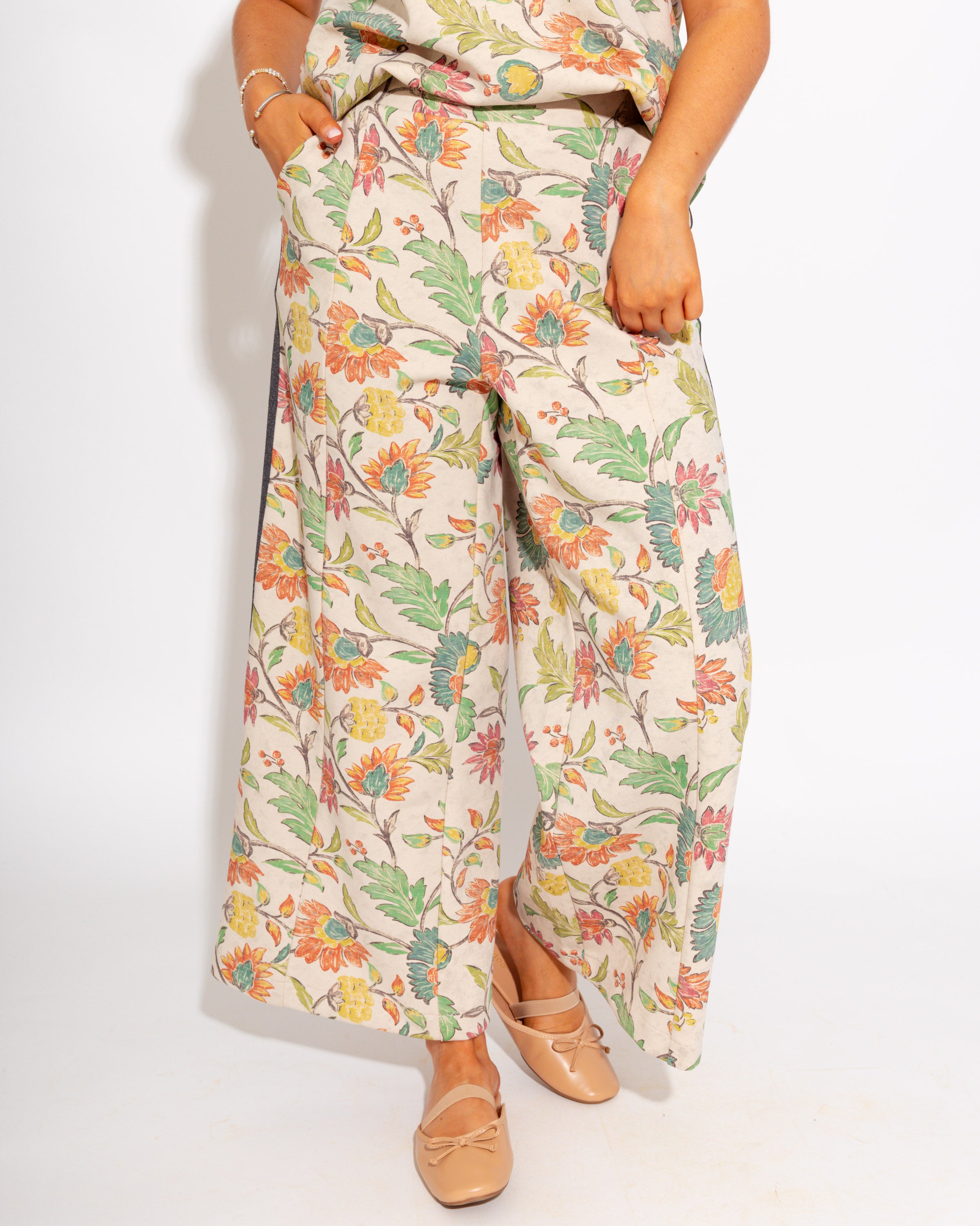 Sophisticated Floral Lounge Set