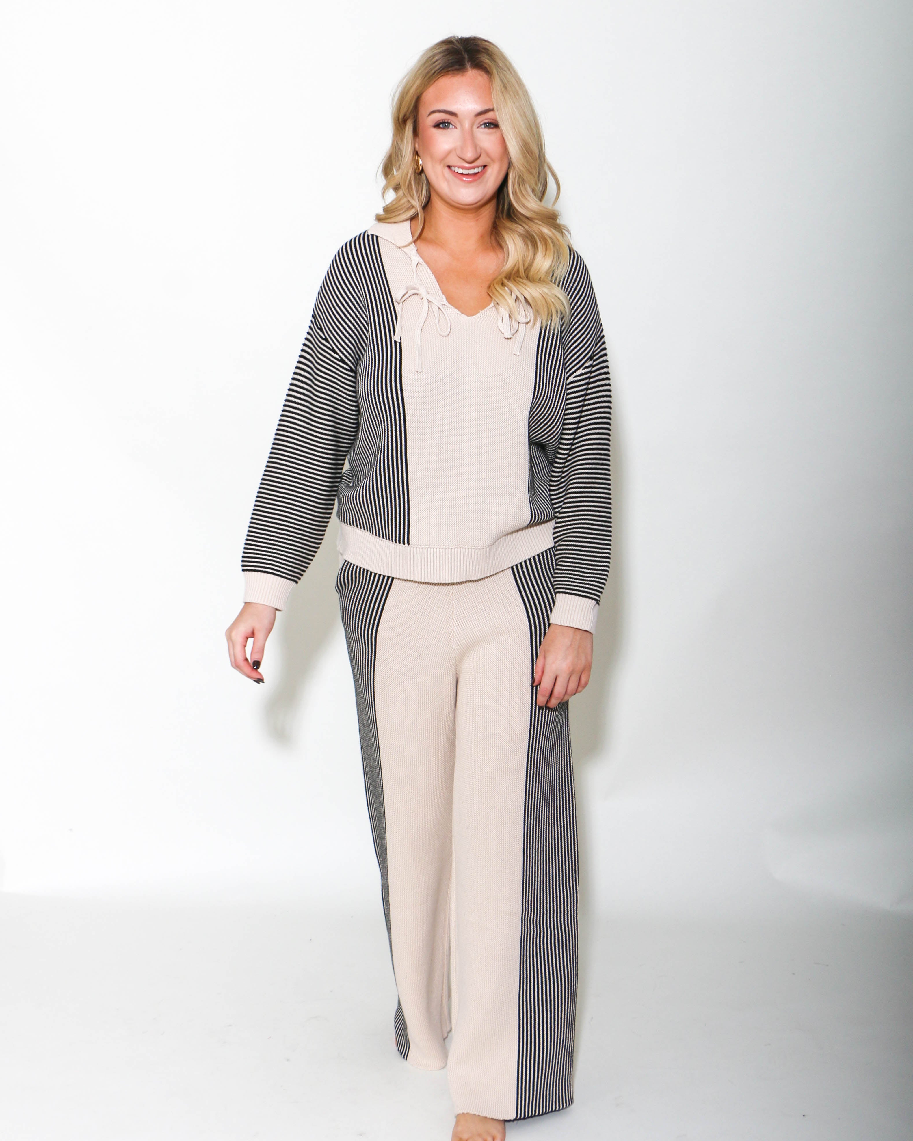 Chic Cream and Black Knit Seto