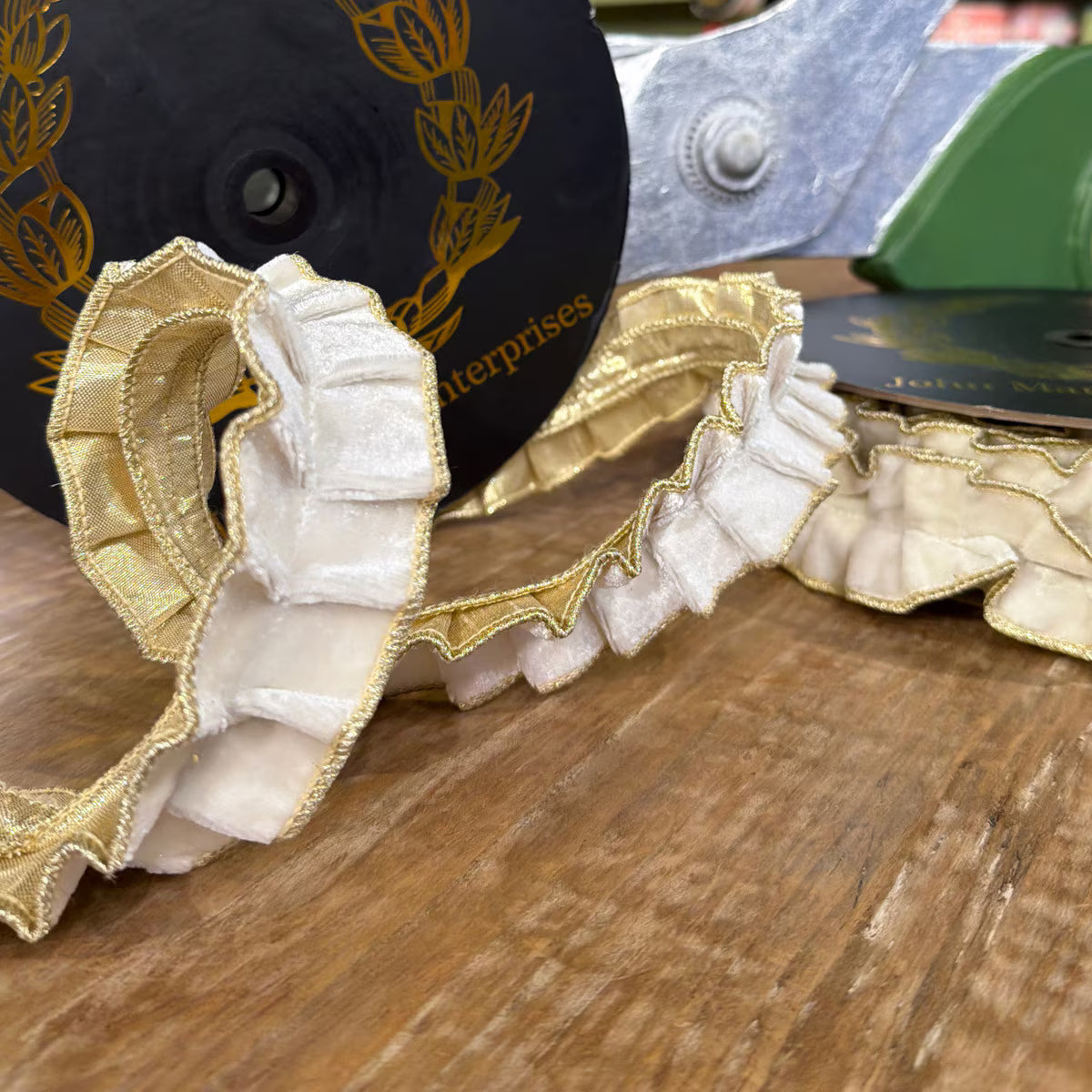 White Velvet Pleated Metallic Dupion DBL Fused Ribbon