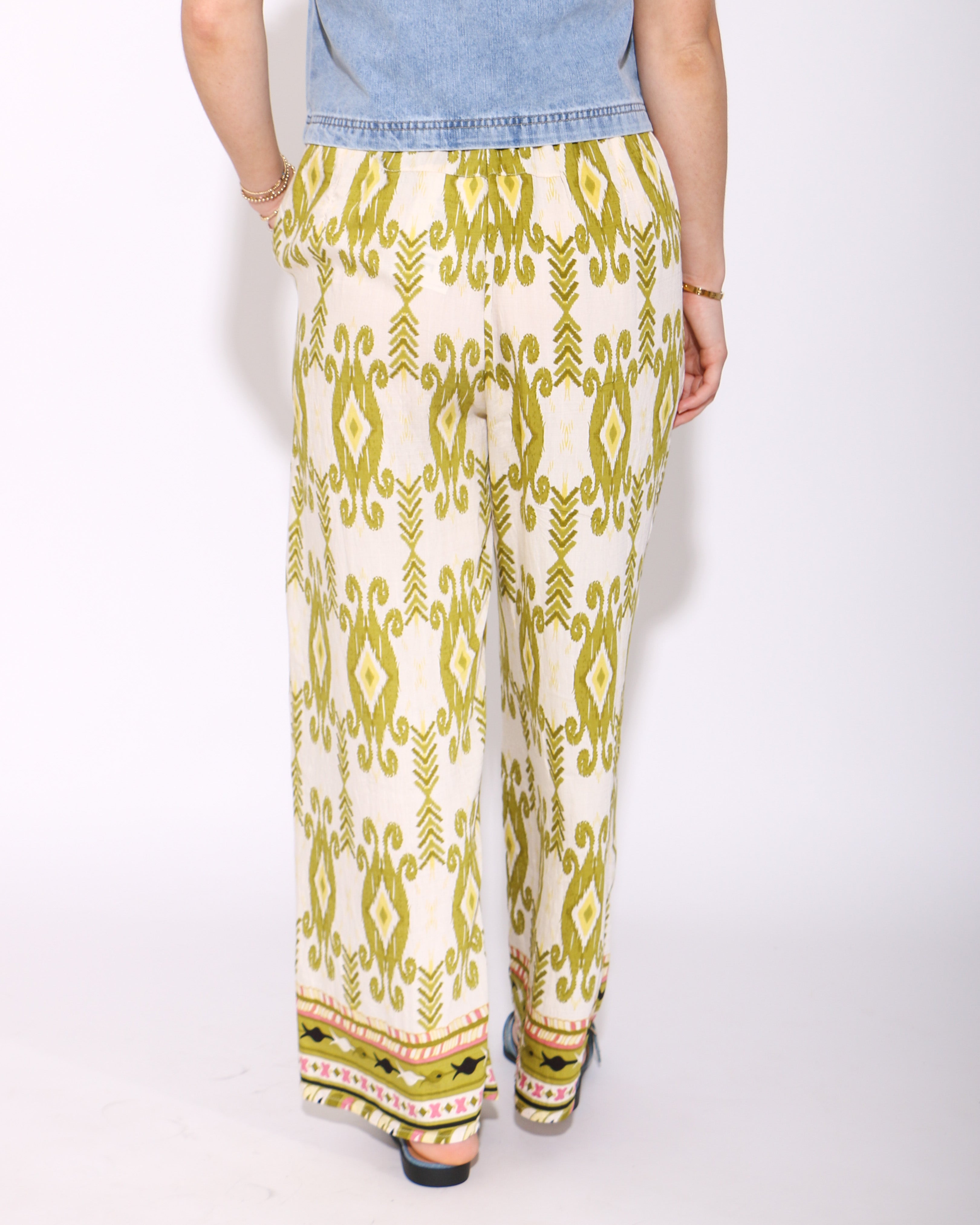 Printed Motion Pull on Barrel Pants