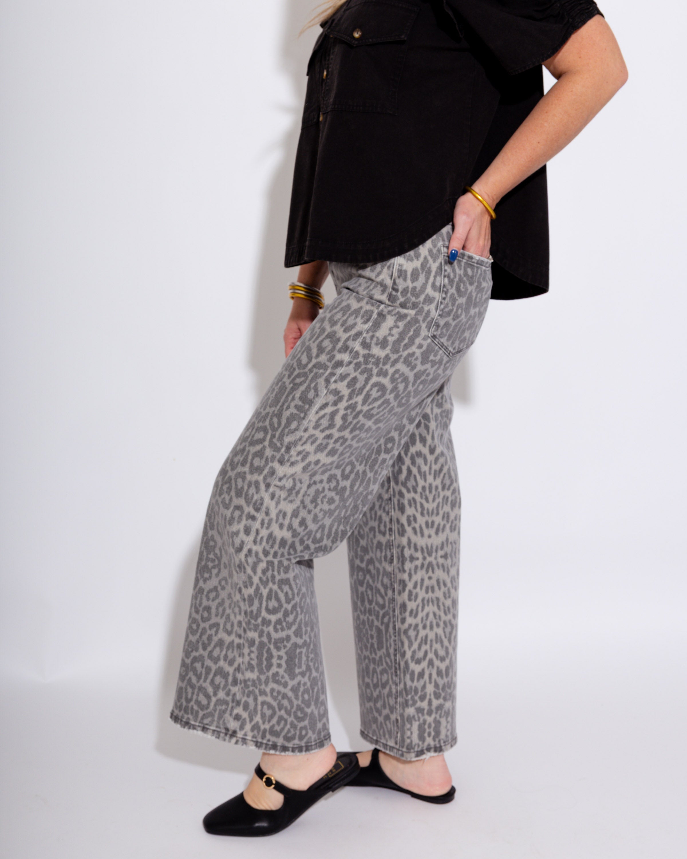 Vervet | High Rise Wide Leg Grey Leopard Jeans