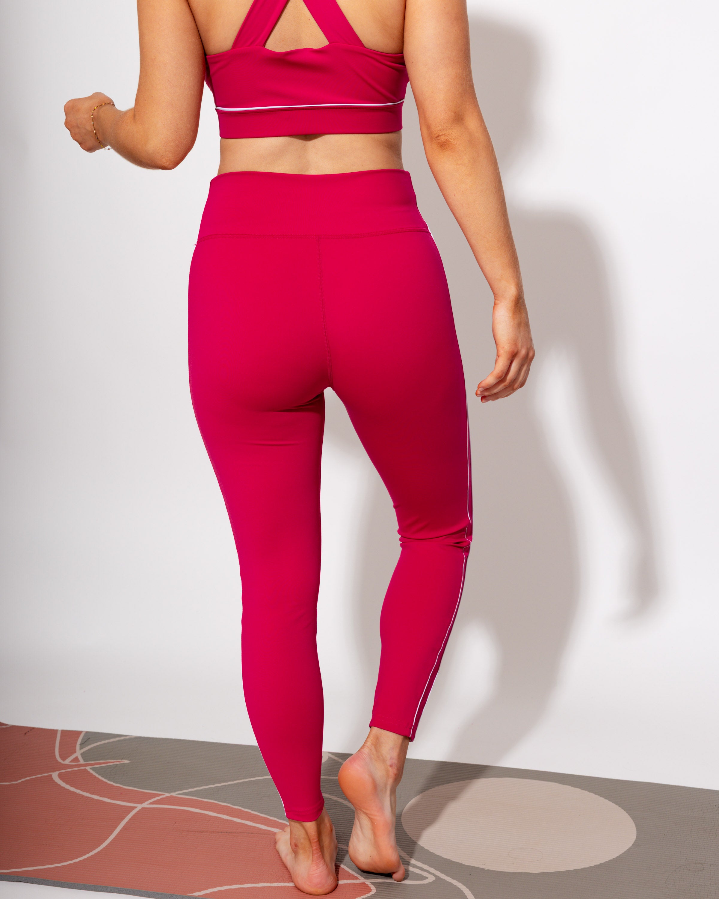 Sports Bra & Leggings Set in Plum Pink