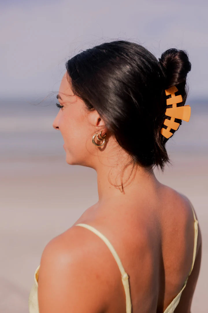 Classic Mango for it! Medium Teletie Hair Clip