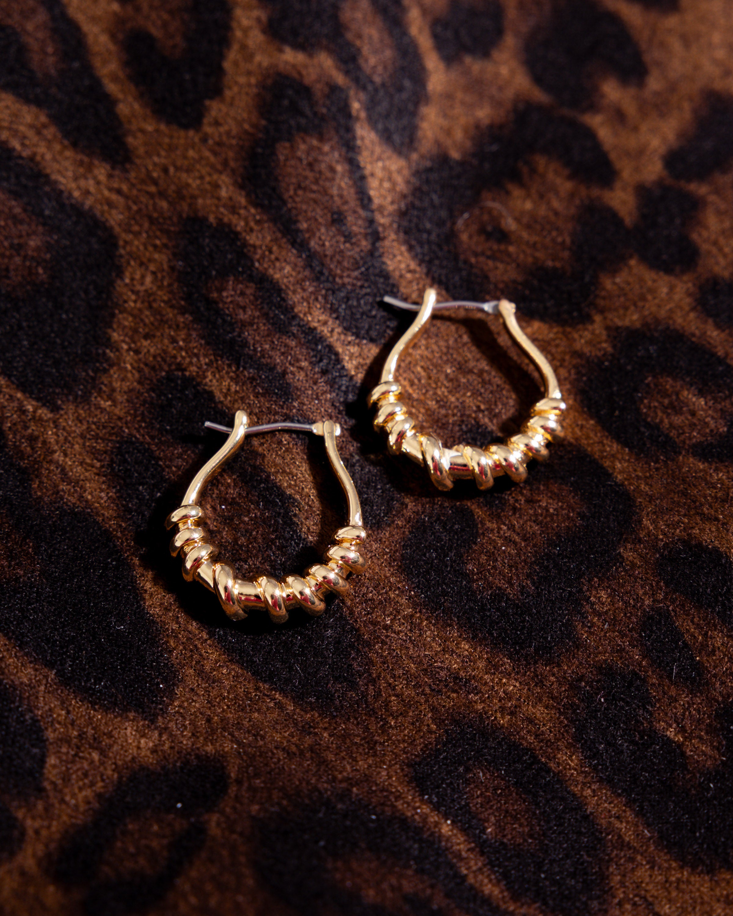 Horseshoe twist in Gold