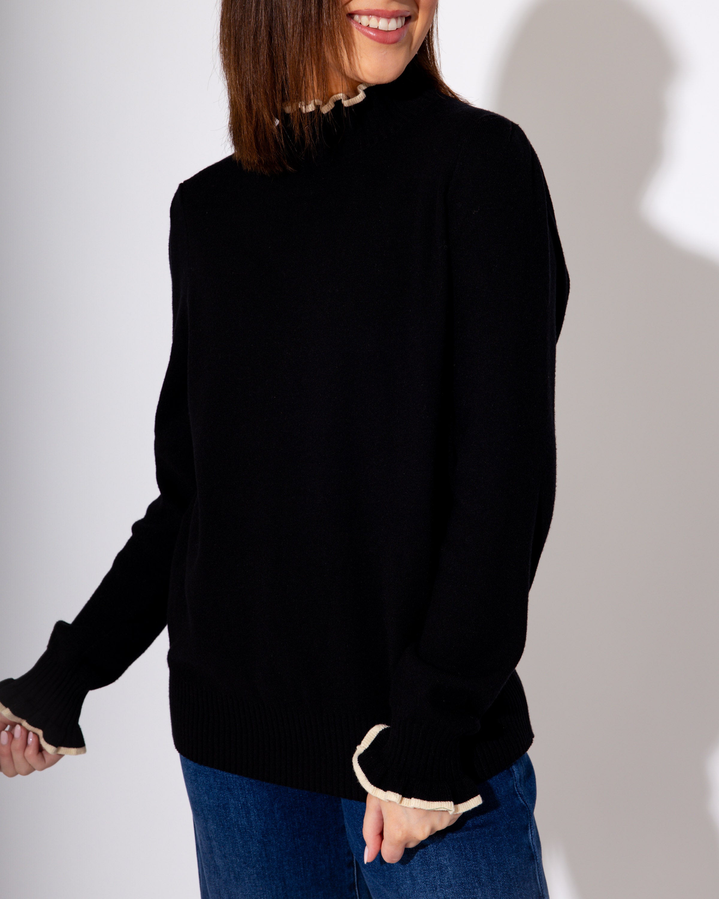 Contrast Ruffle Trim Knit Pullover