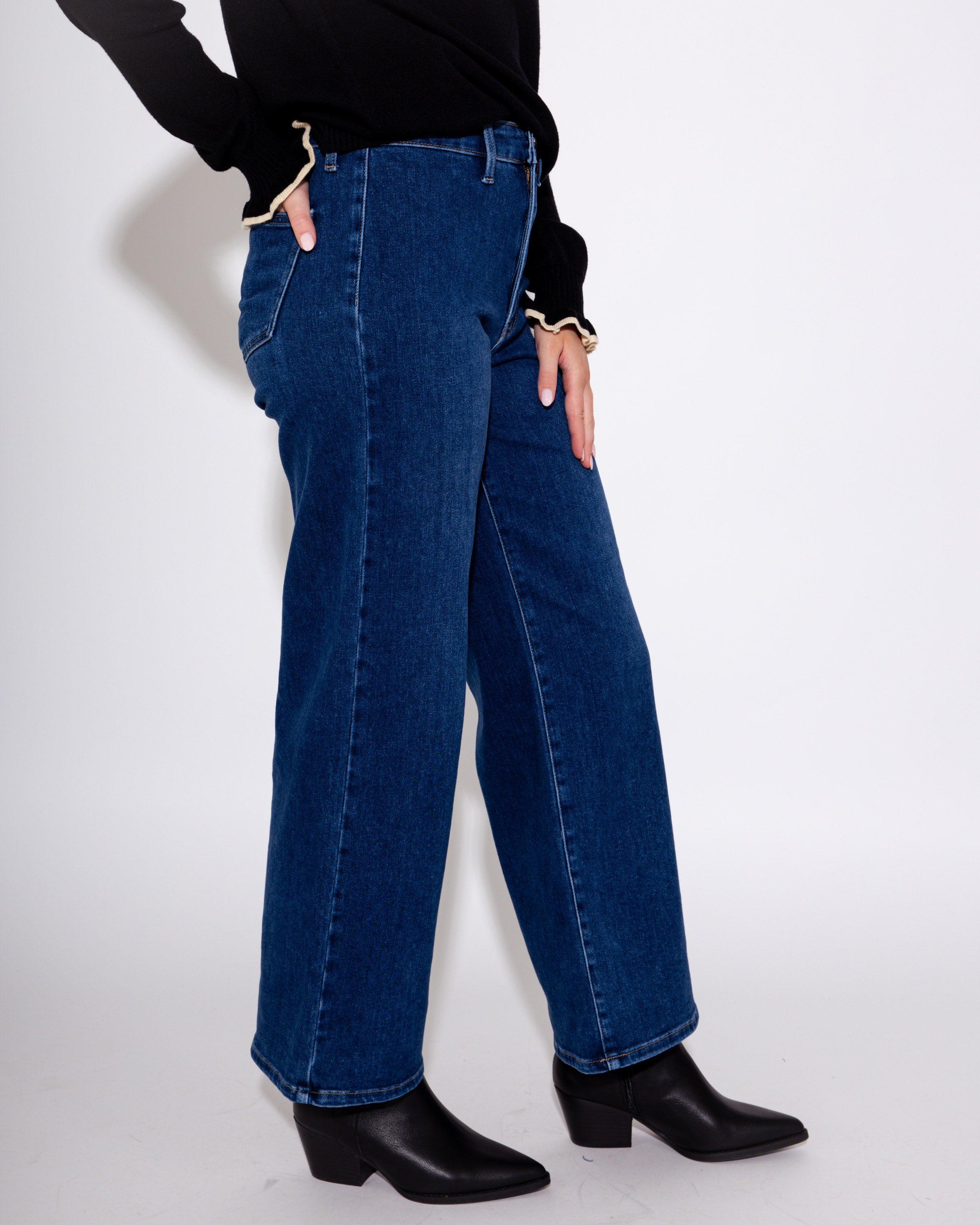 Hidden Pocket Trouser Jean in Dark
