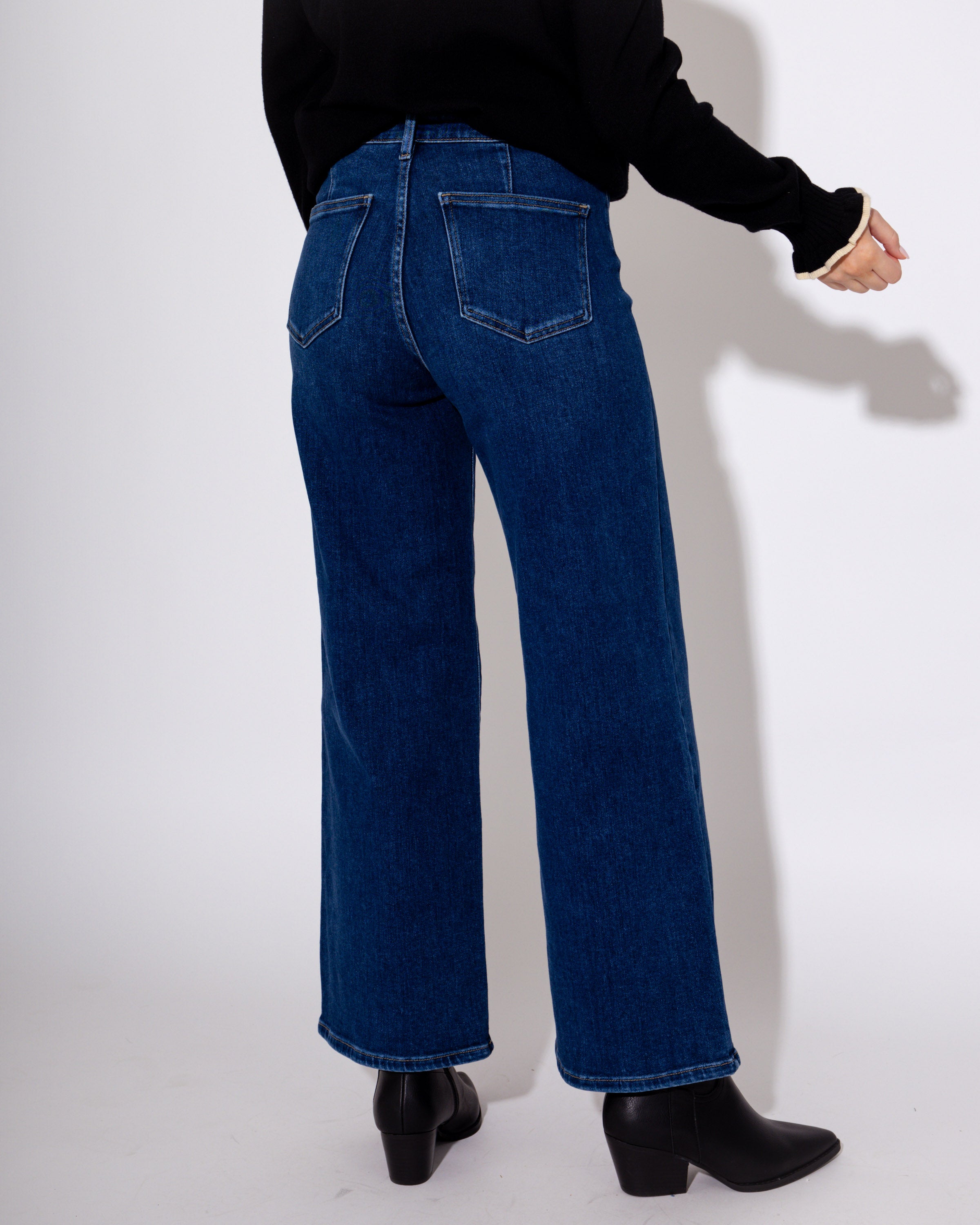 Hidden Pocket Trouser Jean in Dark