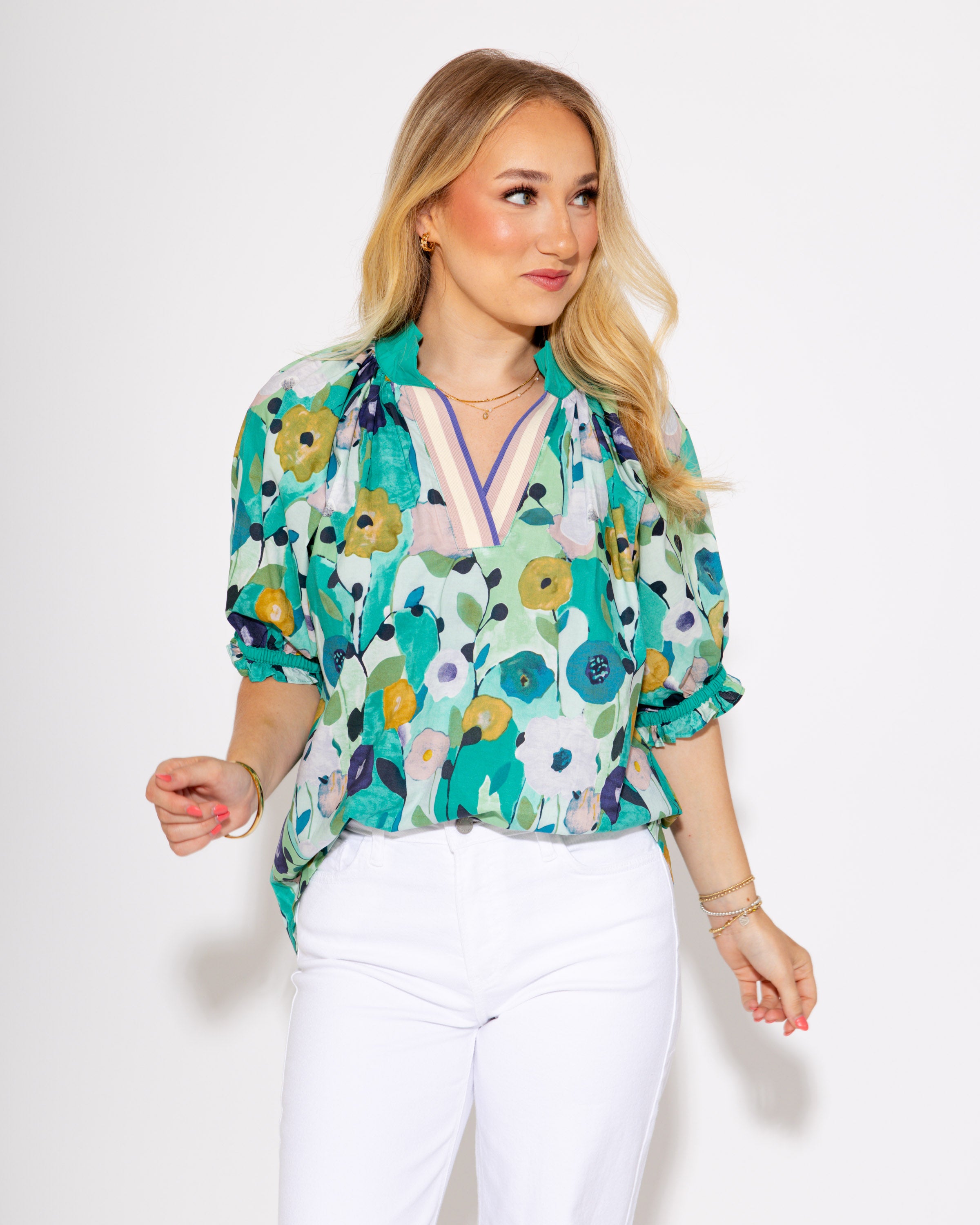 Gardenline Puff Sleeve Top in Blue