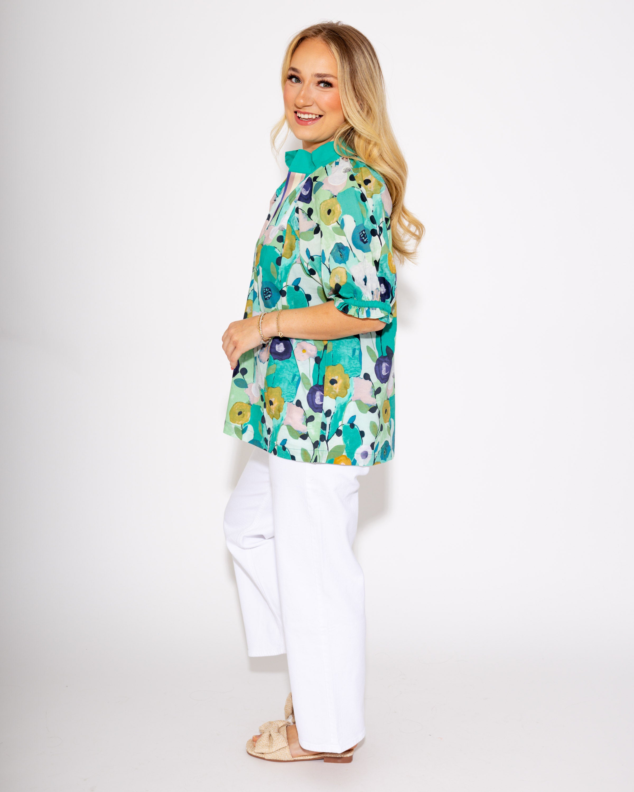 Gardenline Puff Sleeve Top in Blue