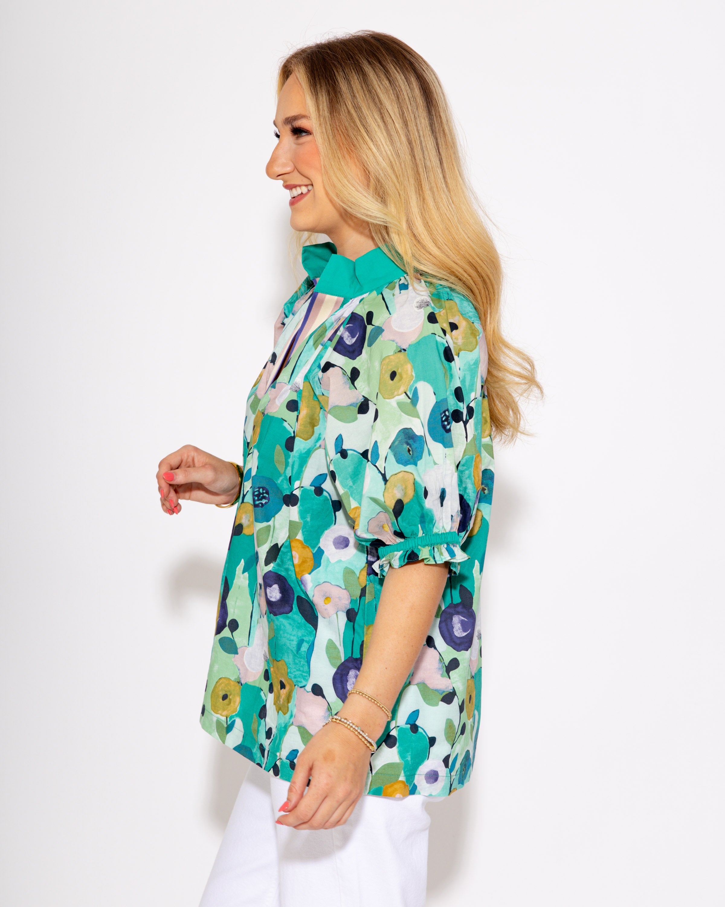 Gardenline Puff Sleeve Top in Blue