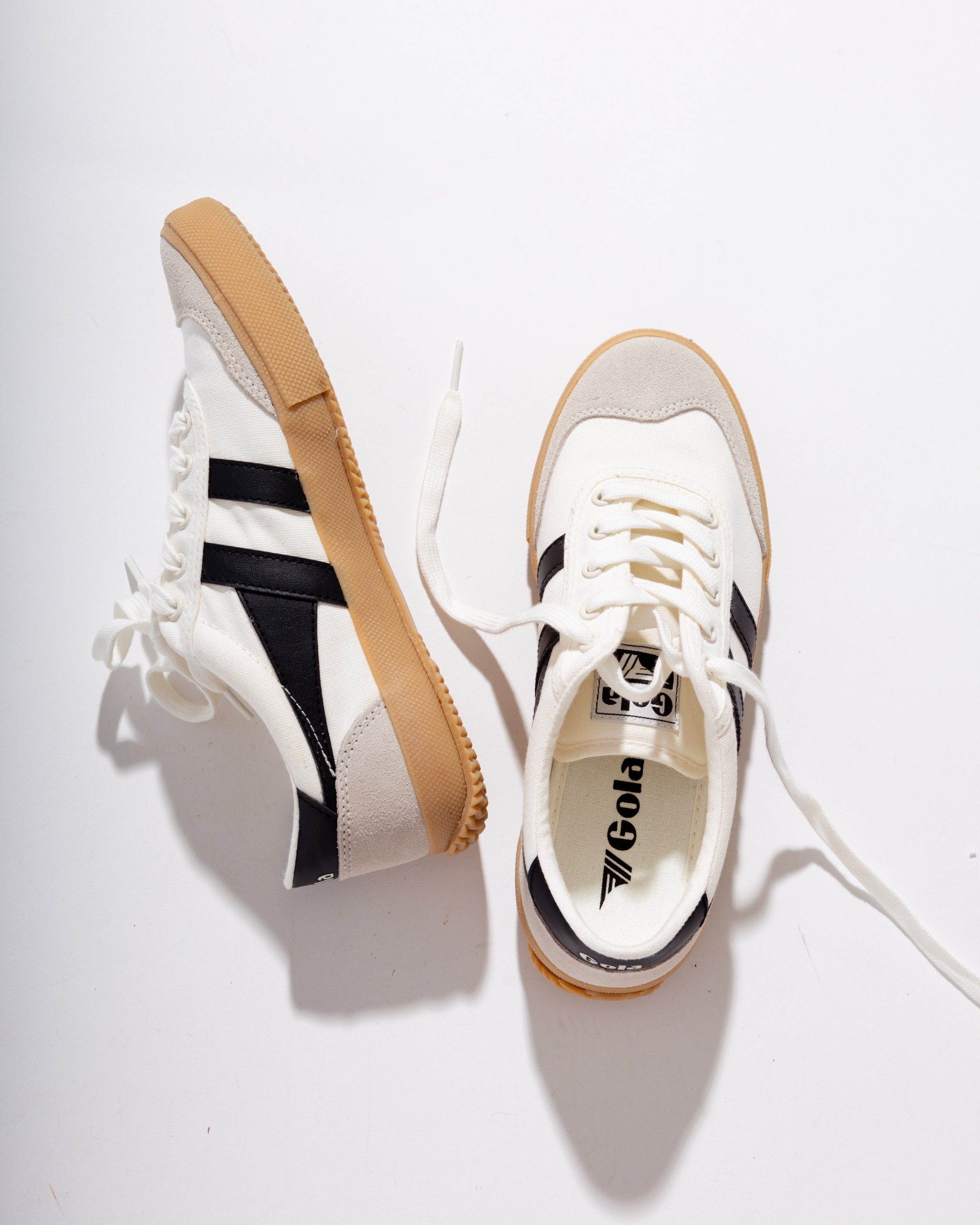 Gola Badminton Sneakers in Off White/Black/Gum