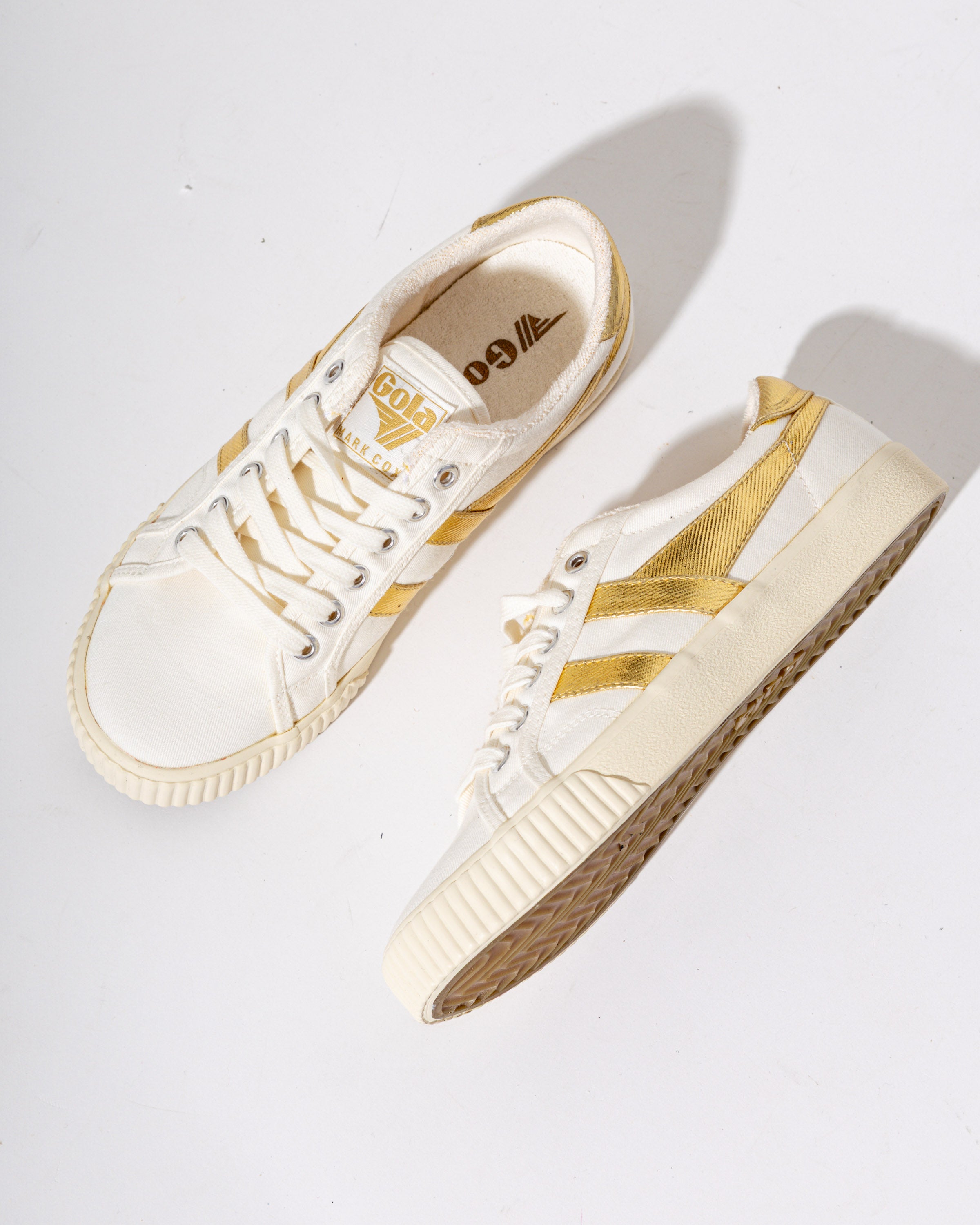 Gola Tennis MC Sneakers in Off White/Gold