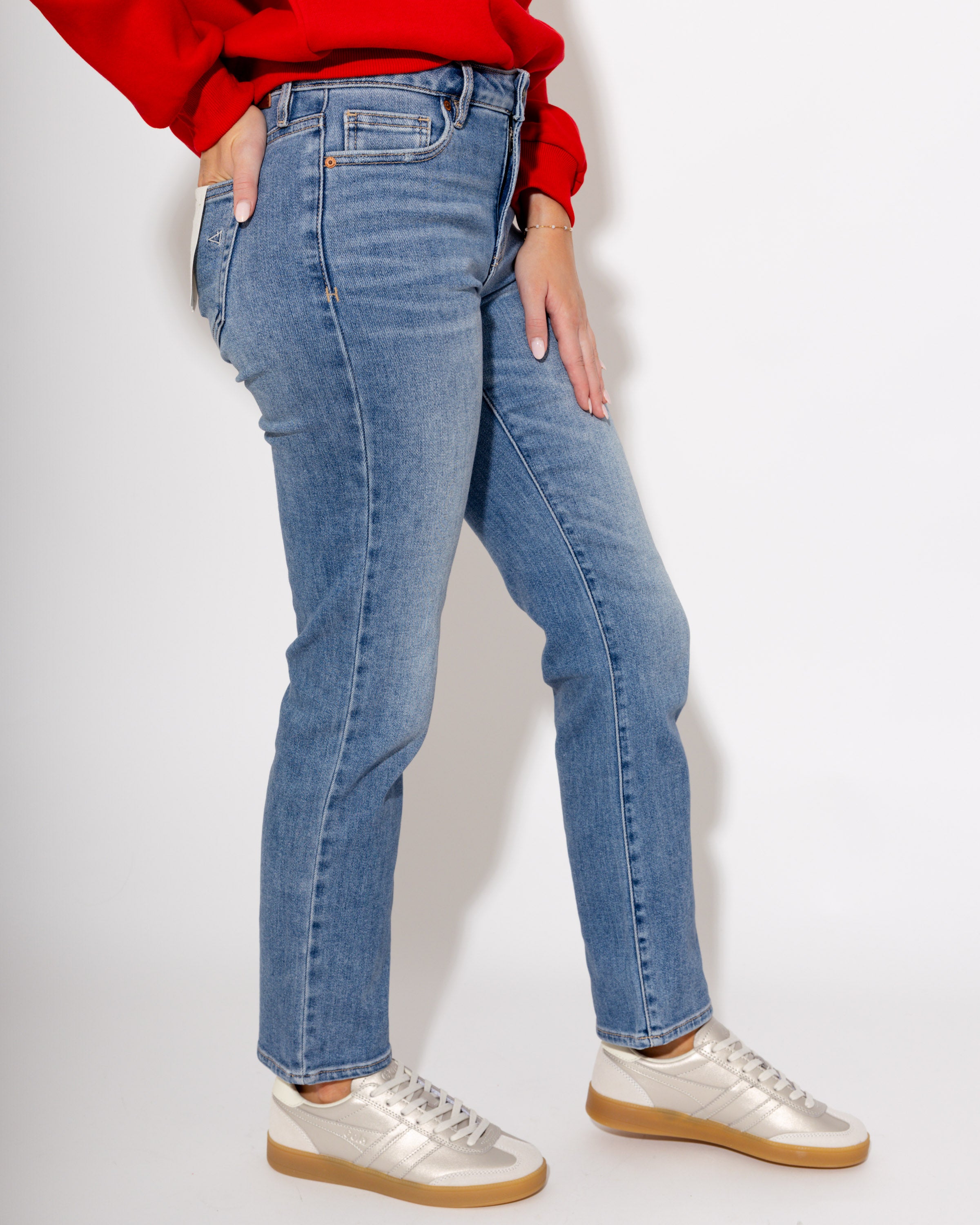 Quinn Medium Light Stretch Cigarette Skinny Jeans